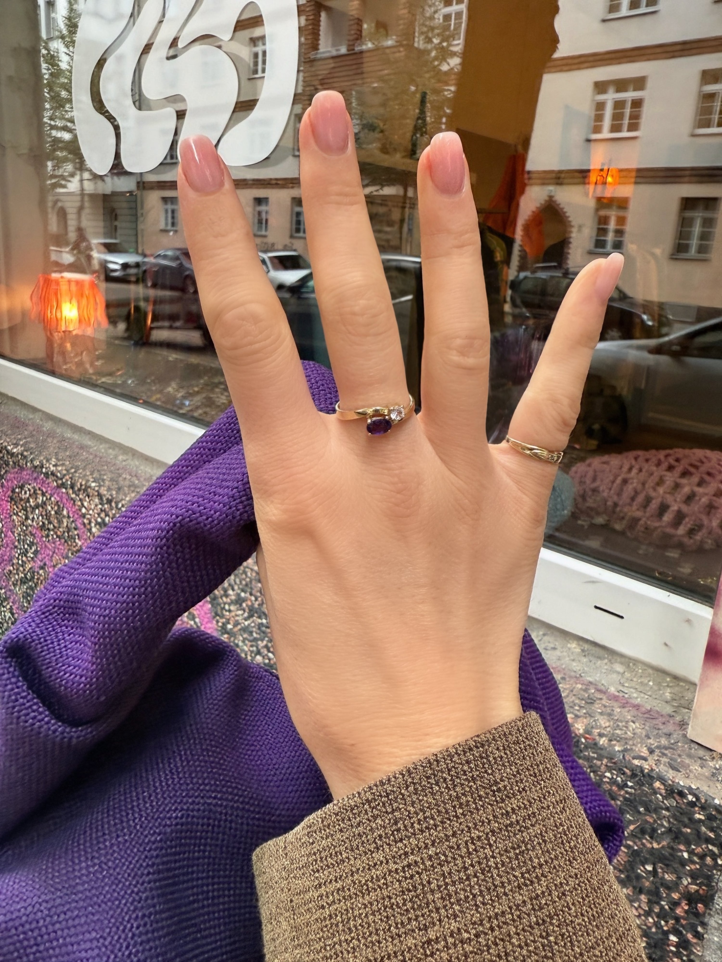 #142 8k mit lila & weißem Stein - RG 52