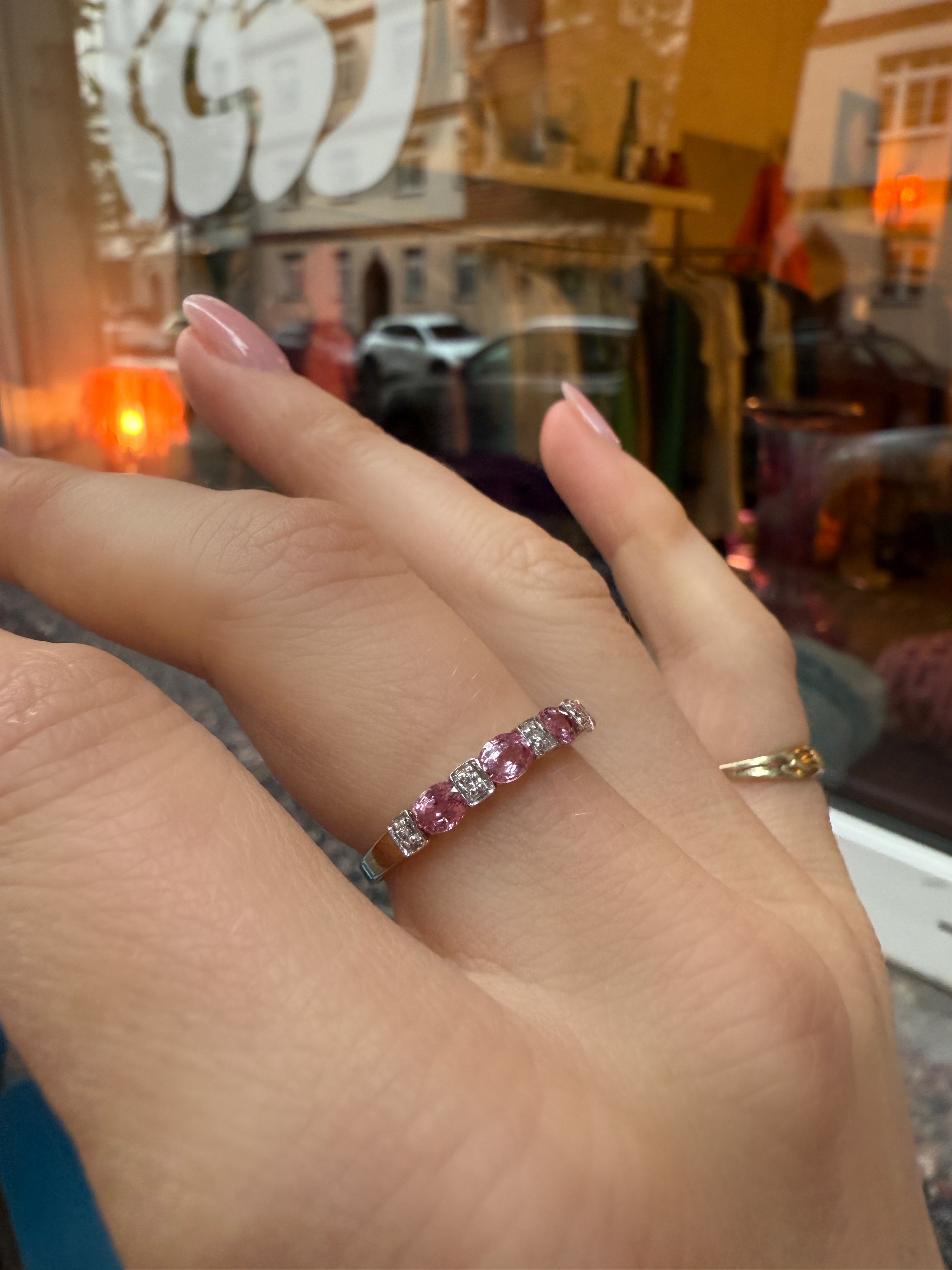 #152 9k Ring mit rosa Steinen & Diamanten - RG 55