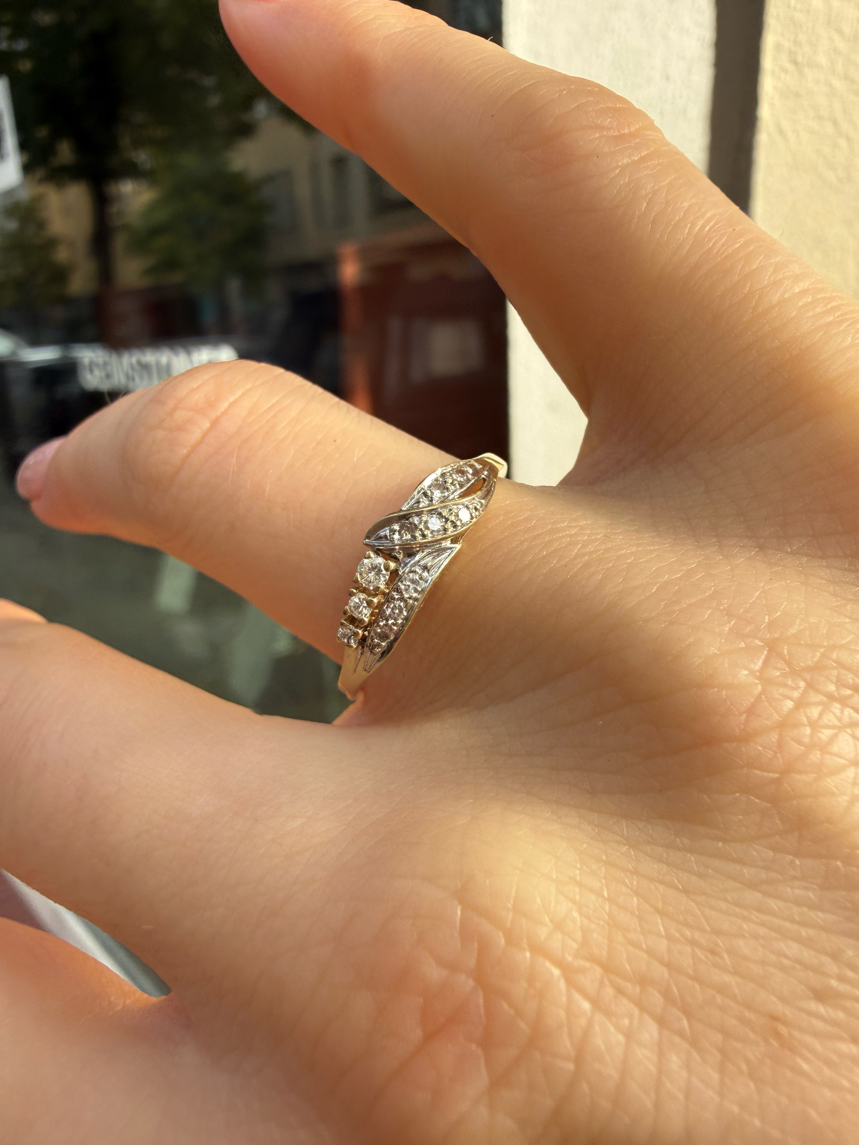 #1438 14k Ring mit 11 Diamanten - RG 59