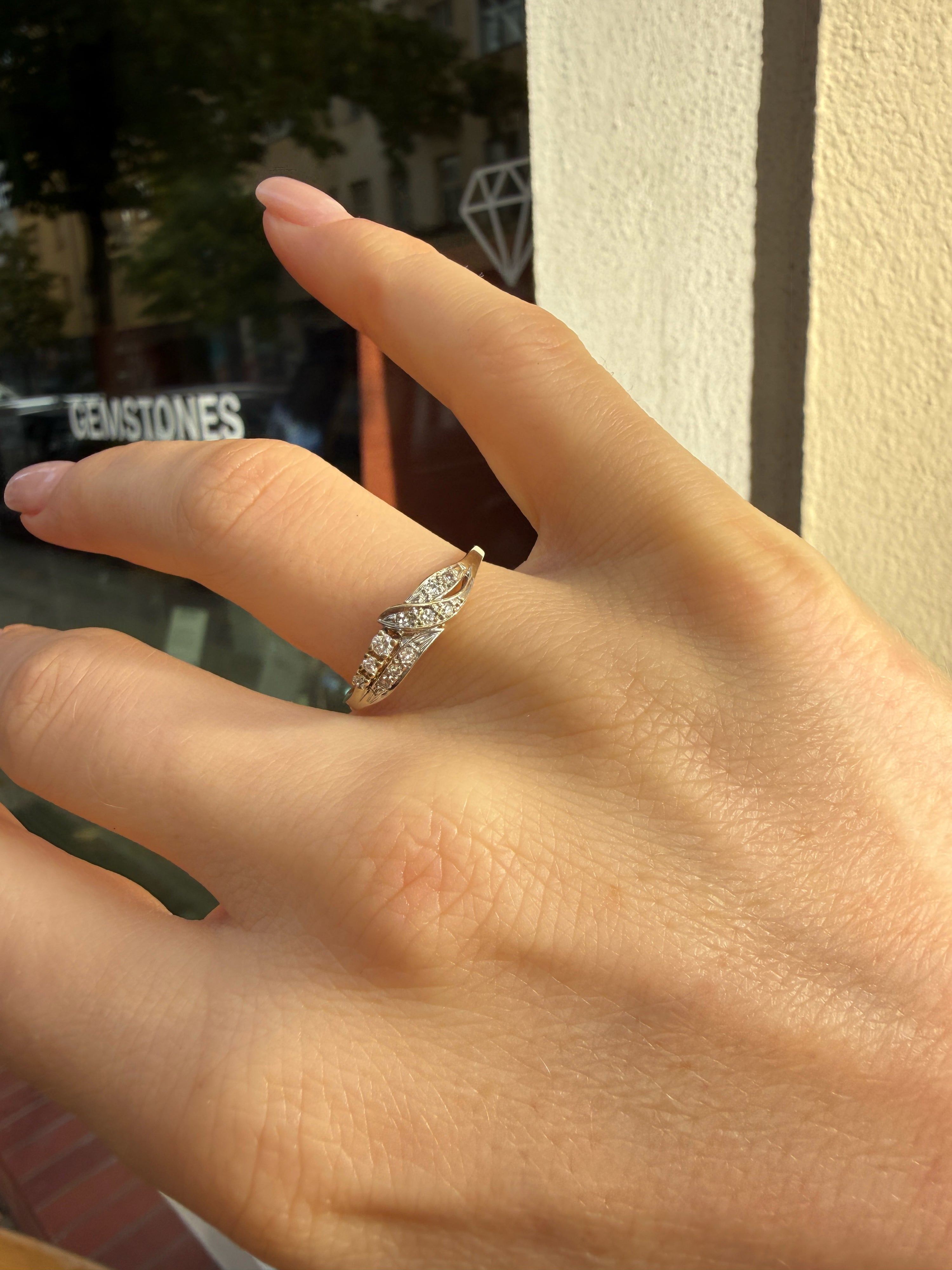 #1438 14k Ring mit 11 Diamanten - RG 59