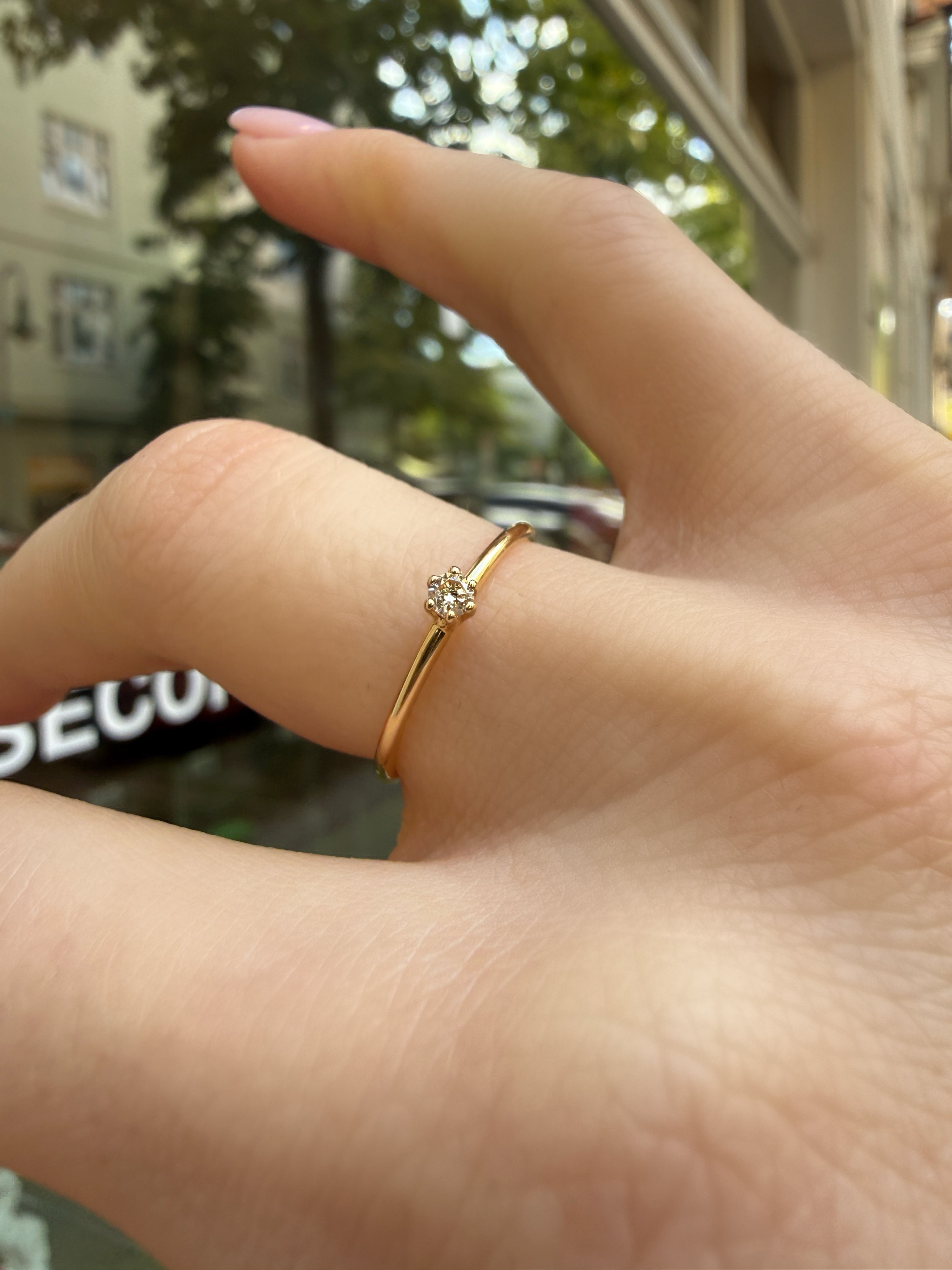 #1390 18k Ring mit Diamant - RG 52
