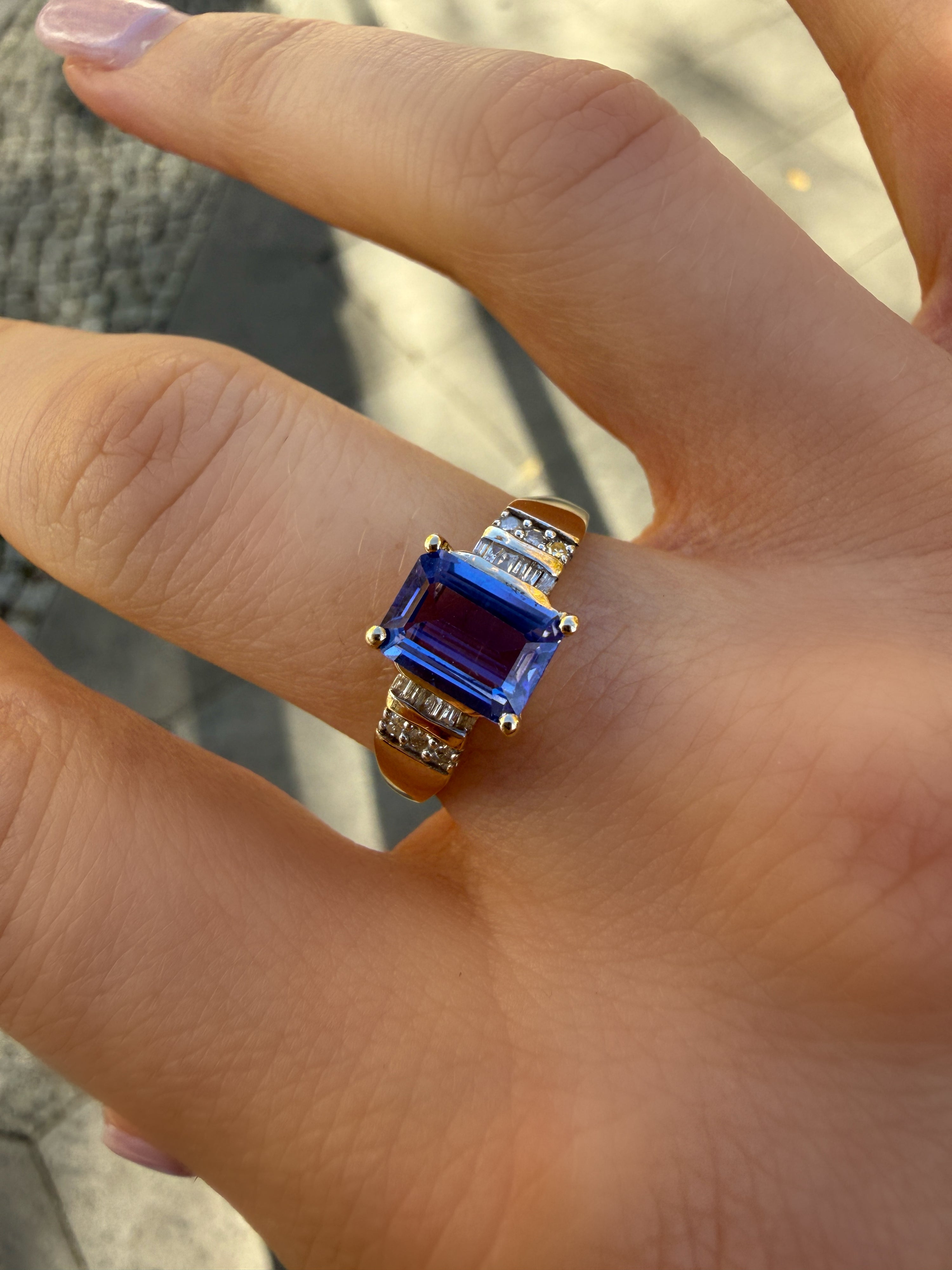 #1432 9k Ring mit Tansanit & Diamanten - RG 56
