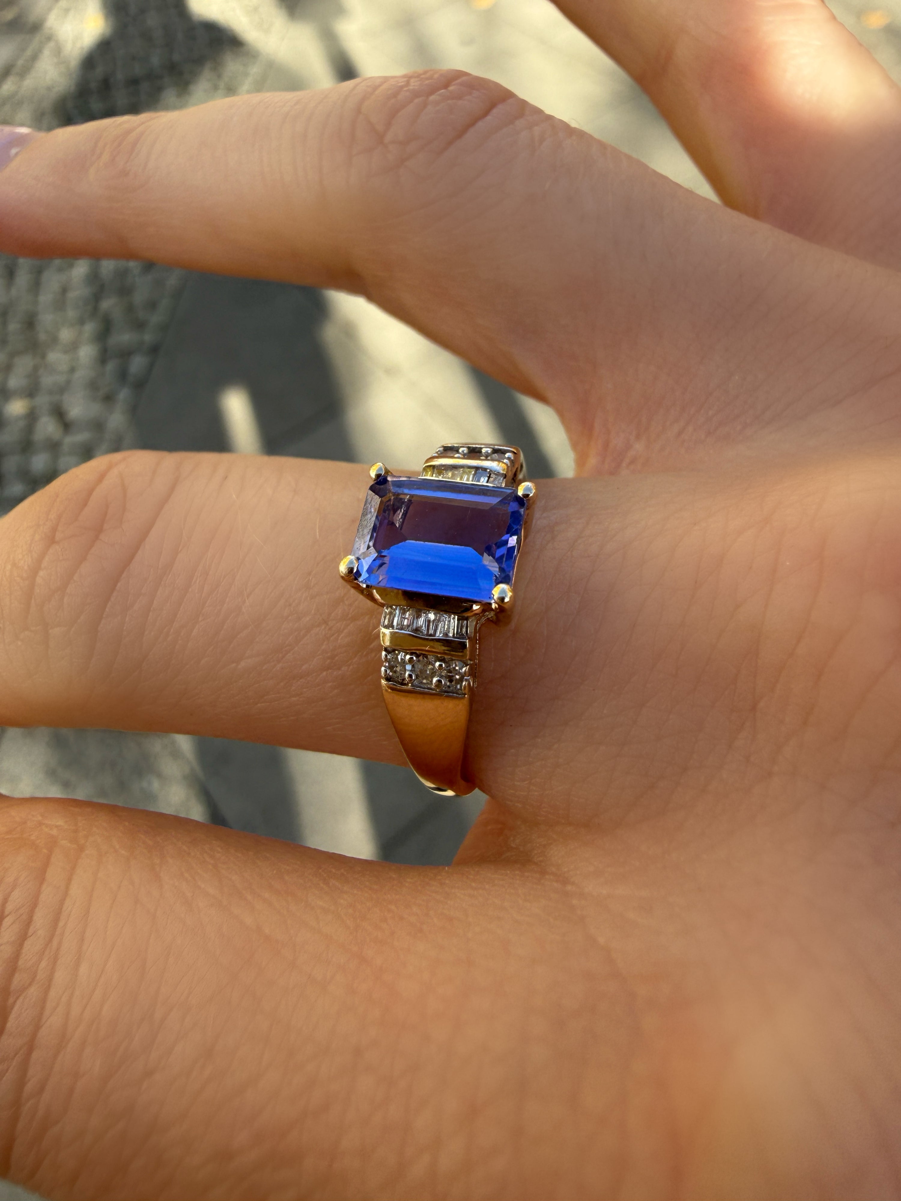 #1432 9k Ring mit Tansanit & Diamanten - RG 56