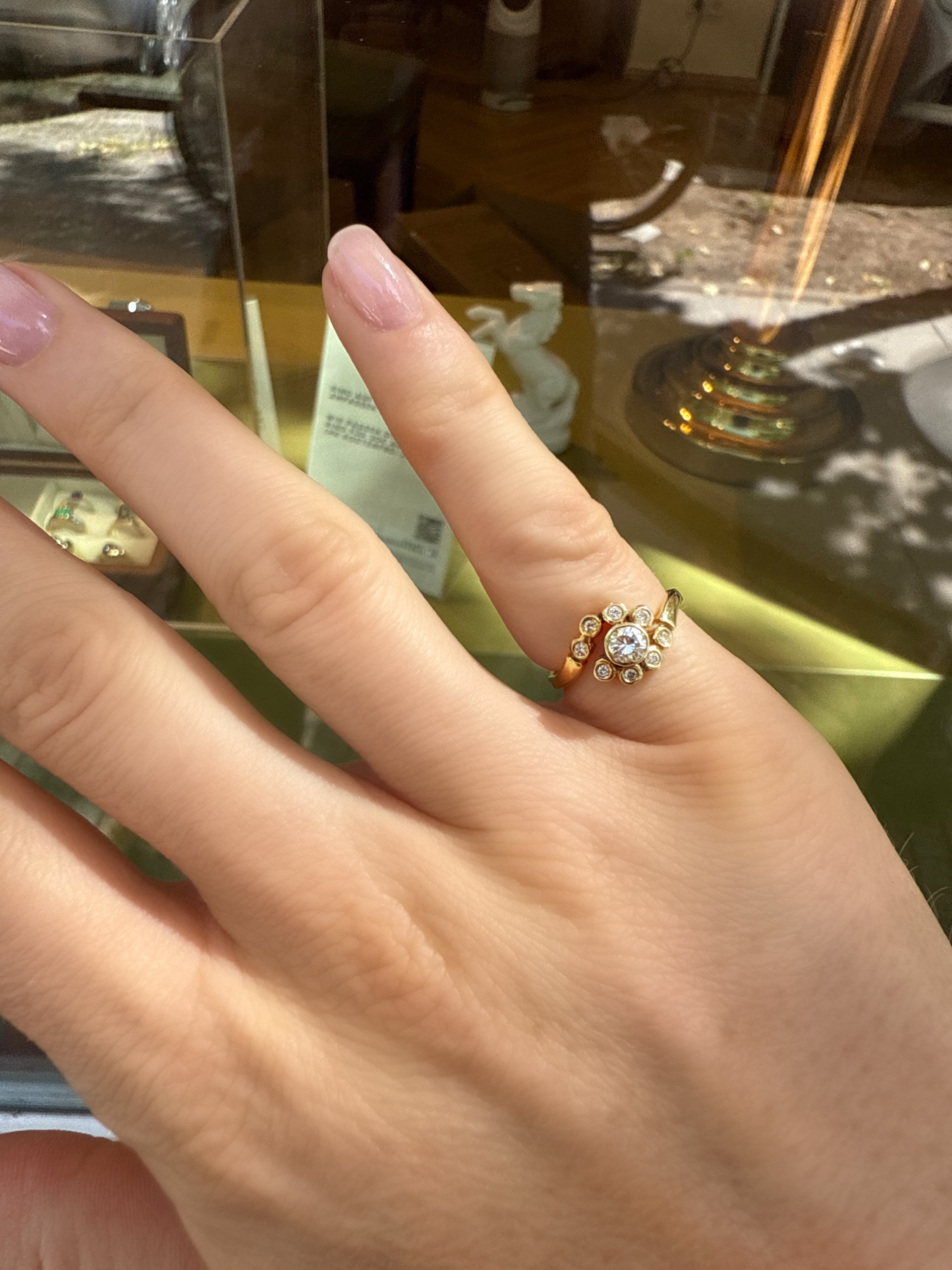 #1016 14k Ring mit 8 Diamanten - RG 46