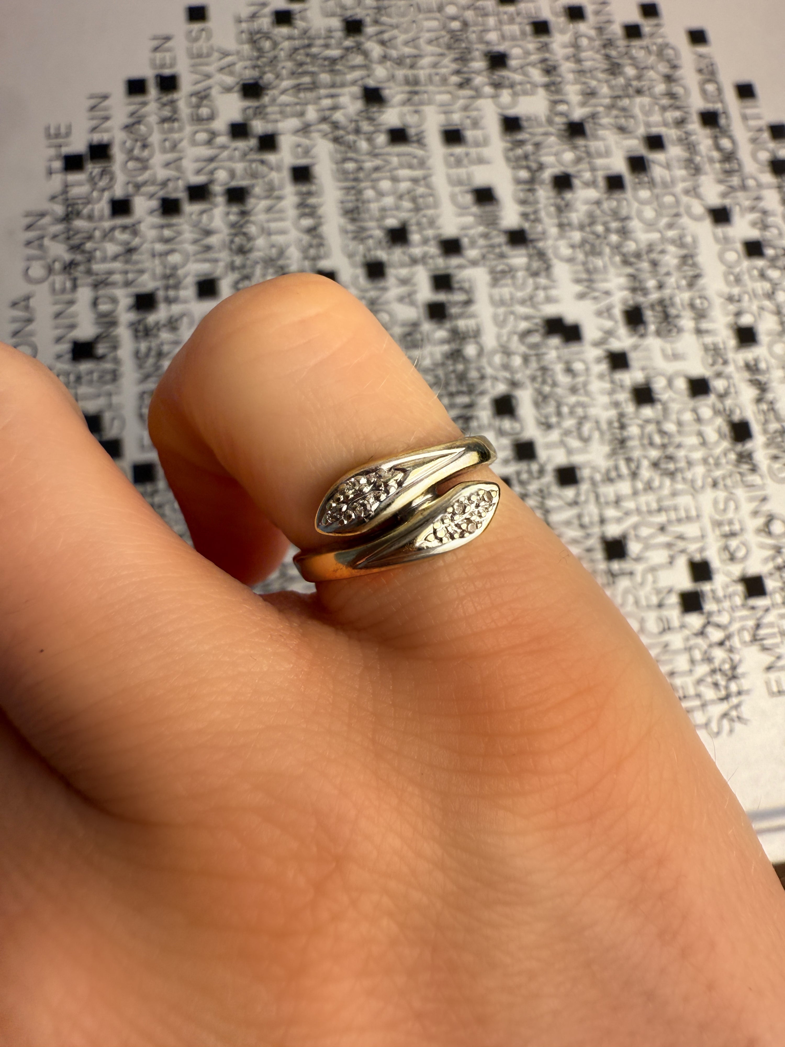 #91 8k Snake Ring mit 6 Diamanten - RG 49