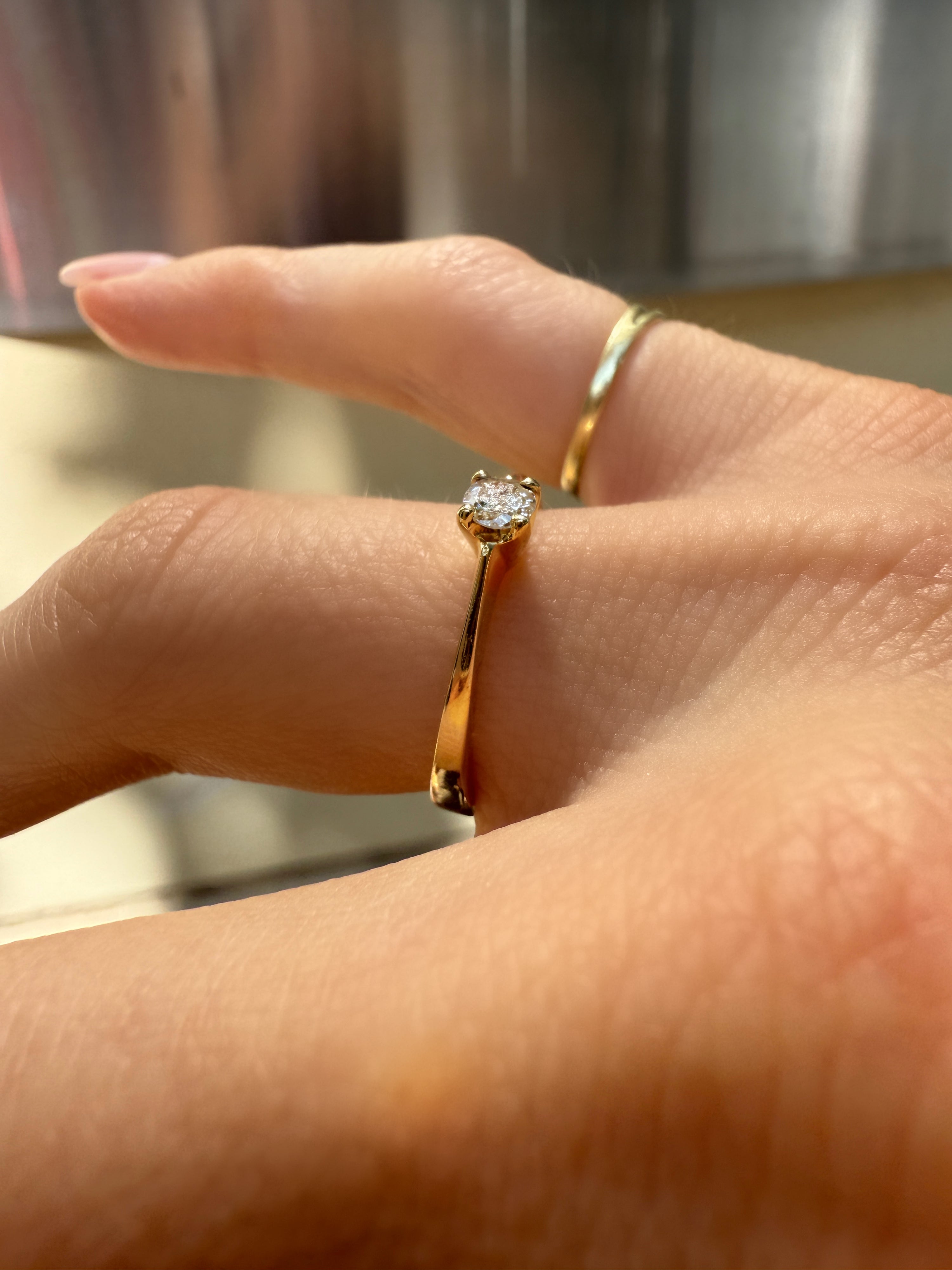 #1205 Massiver 14k Ring mit Diamant - RG 54