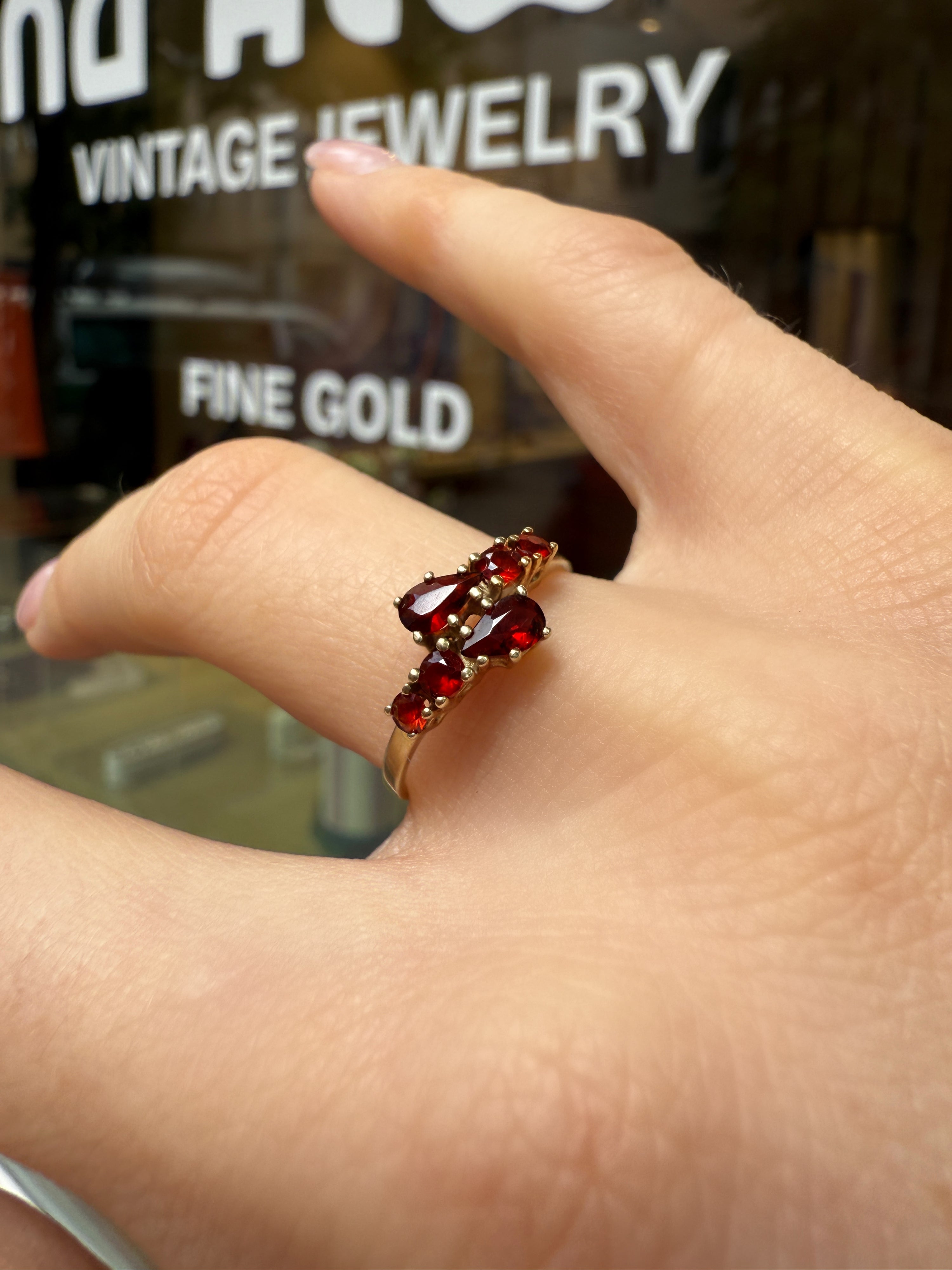 #1208 8k Ring mit Granat - RG 54