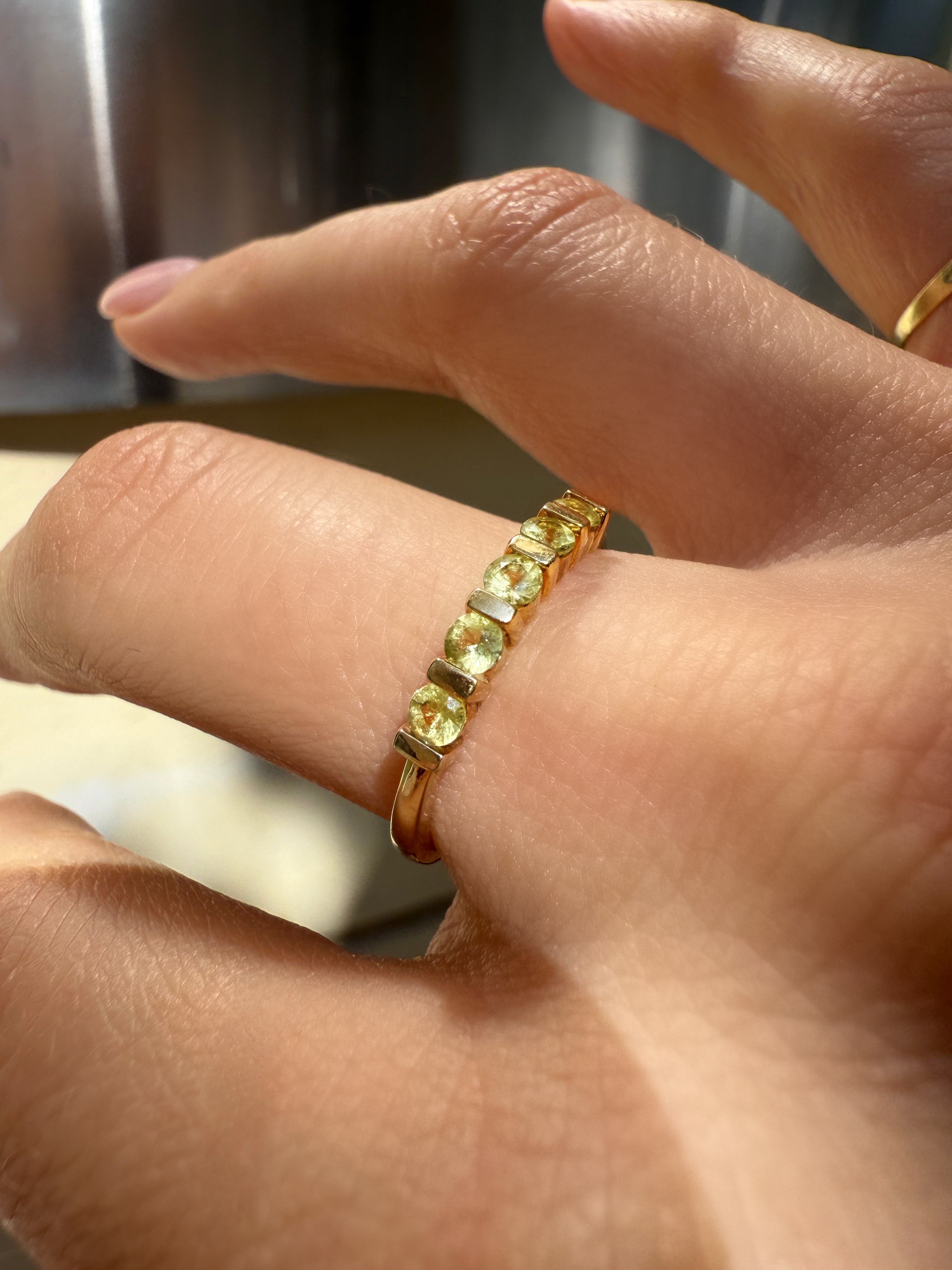 #1215 9k Ring mit Spinellen - RG 56