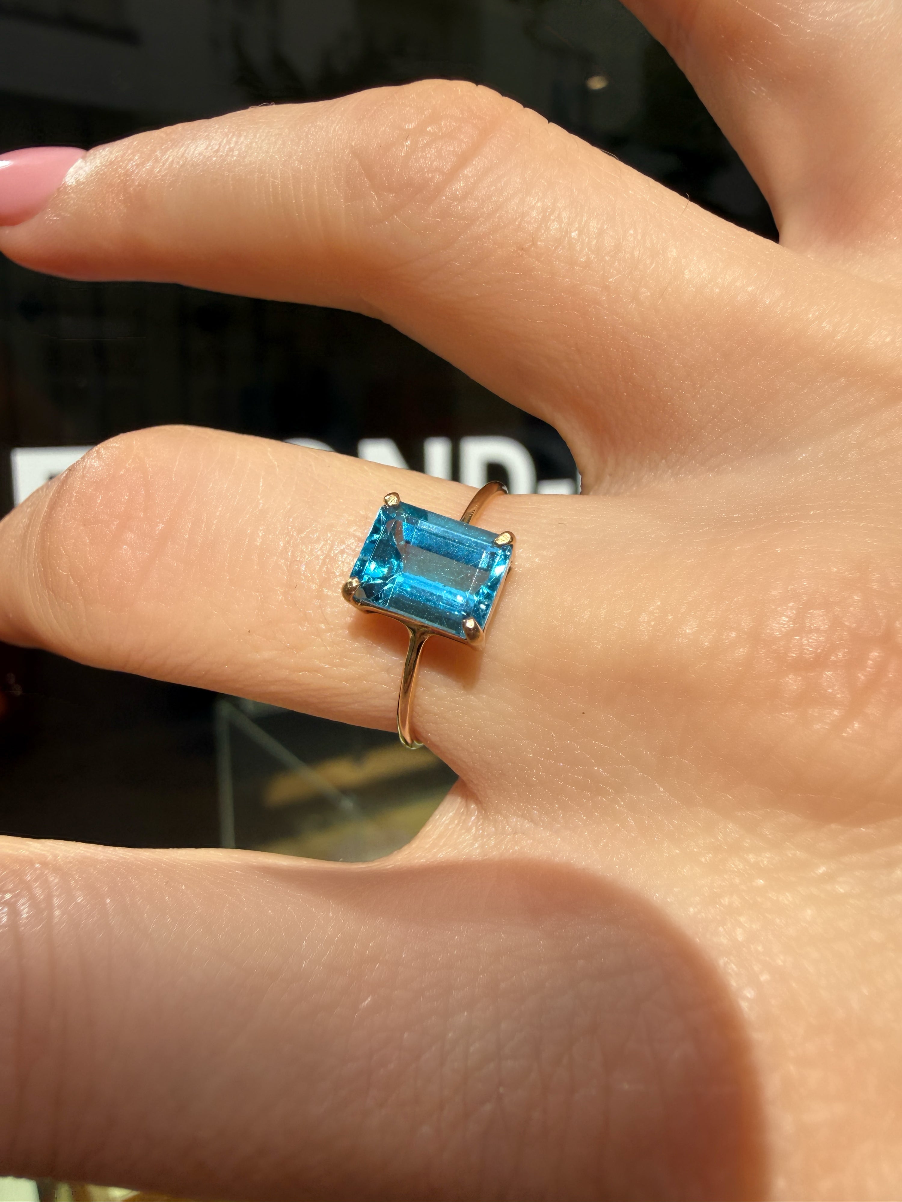 #1298 14k Ring mit Blautopas - RG 54
