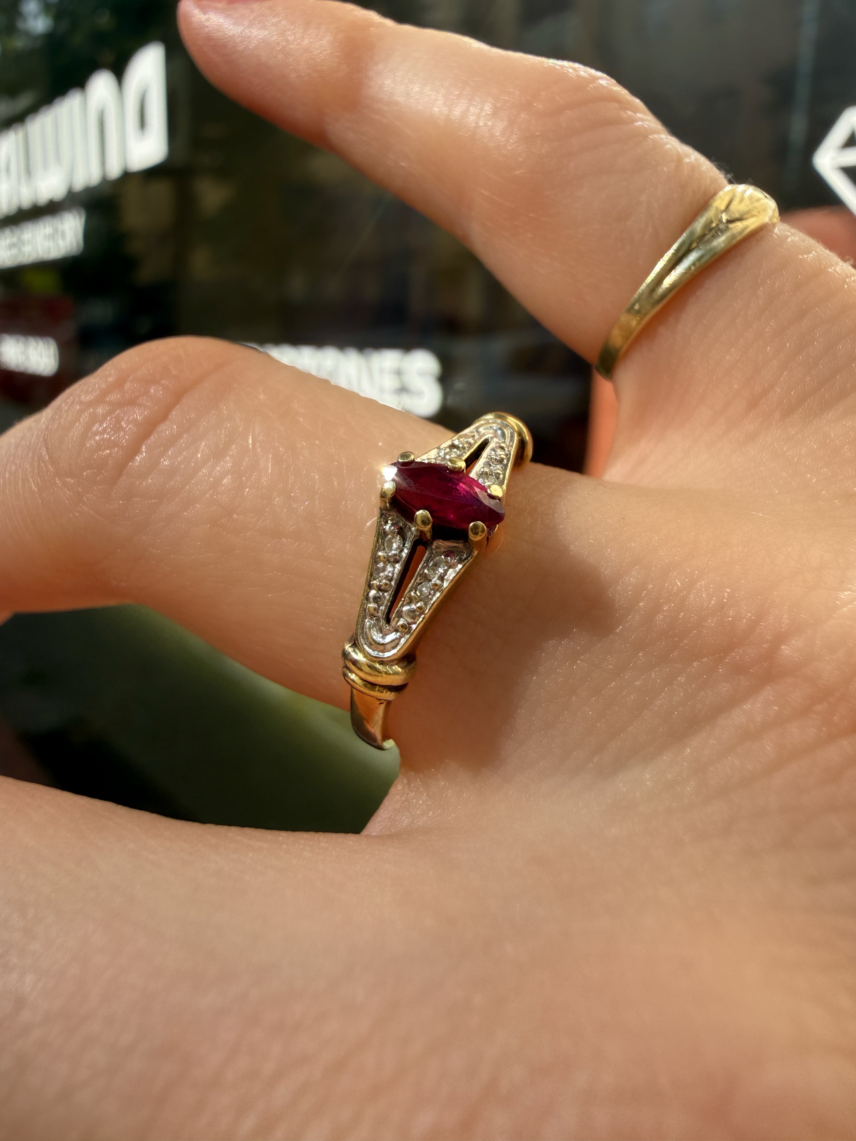 #1303 Massiver 8k Ring mit Rubin & Diamanten - RG 54