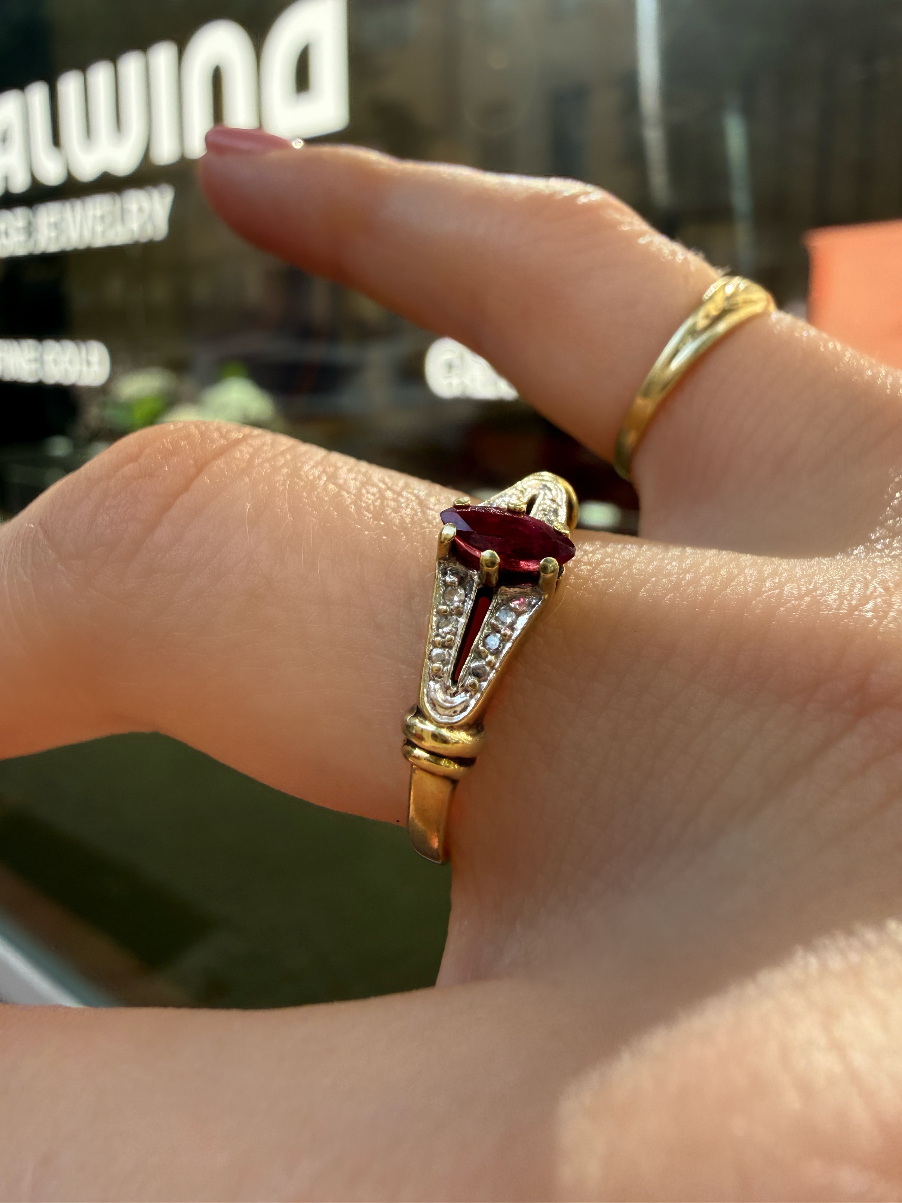 #1303 Massiver 8k Ring mit Rubin & Diamanten - RG 54