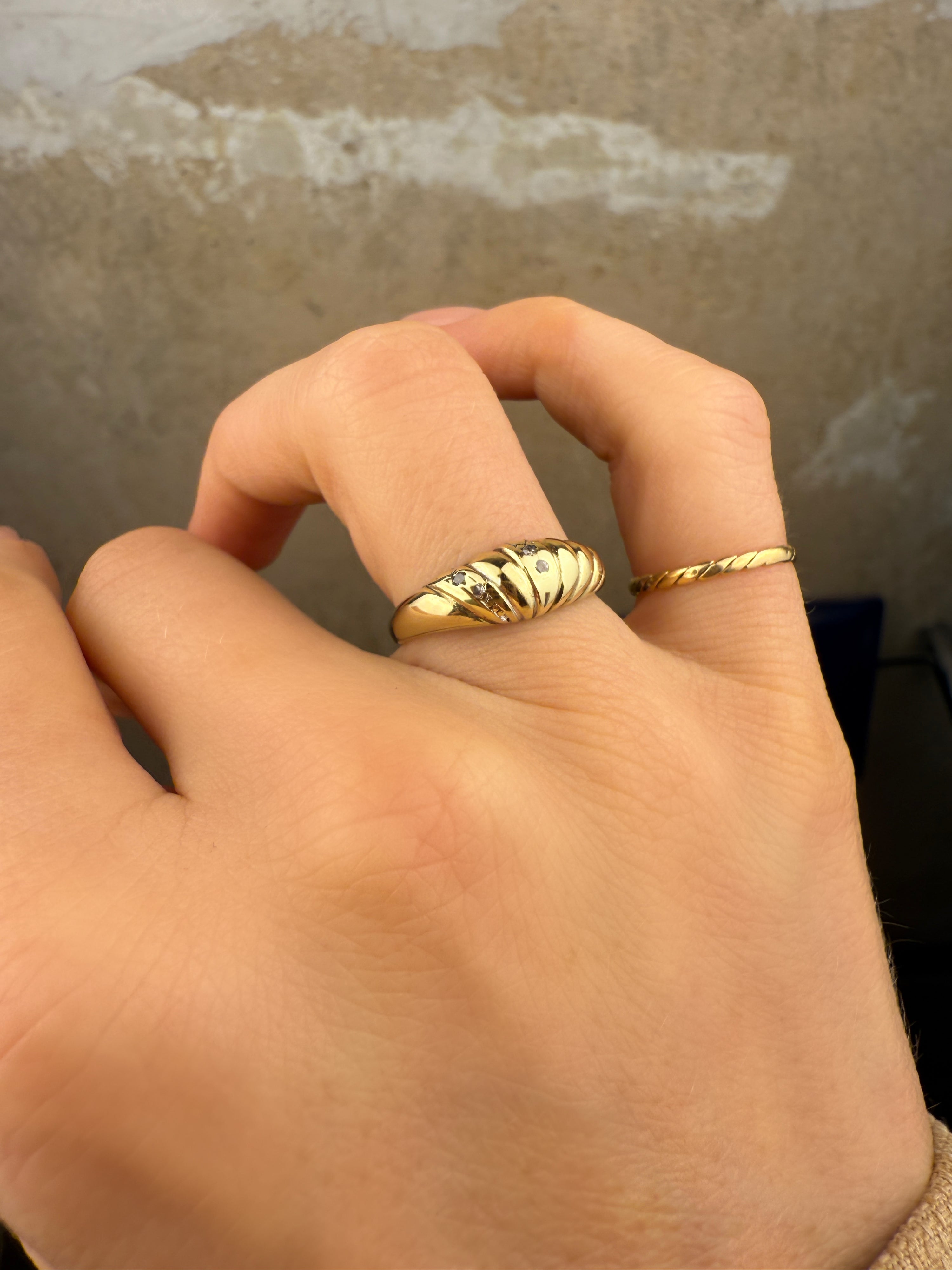 #231 8k Ring mit Diamanten - RG 54