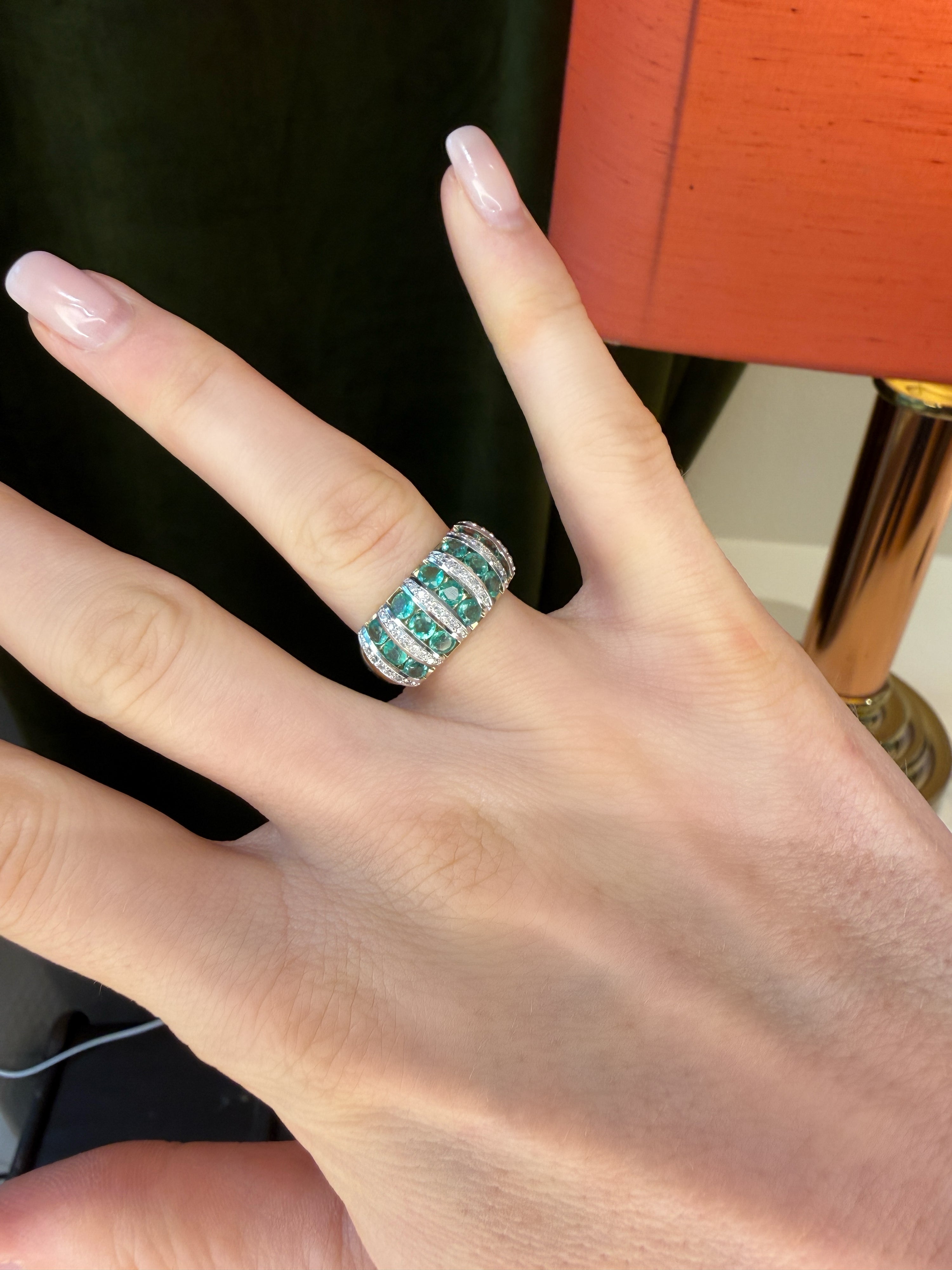 #1472 9k Ring mit 15 Smaragden & 42 Diamanten - RG 53