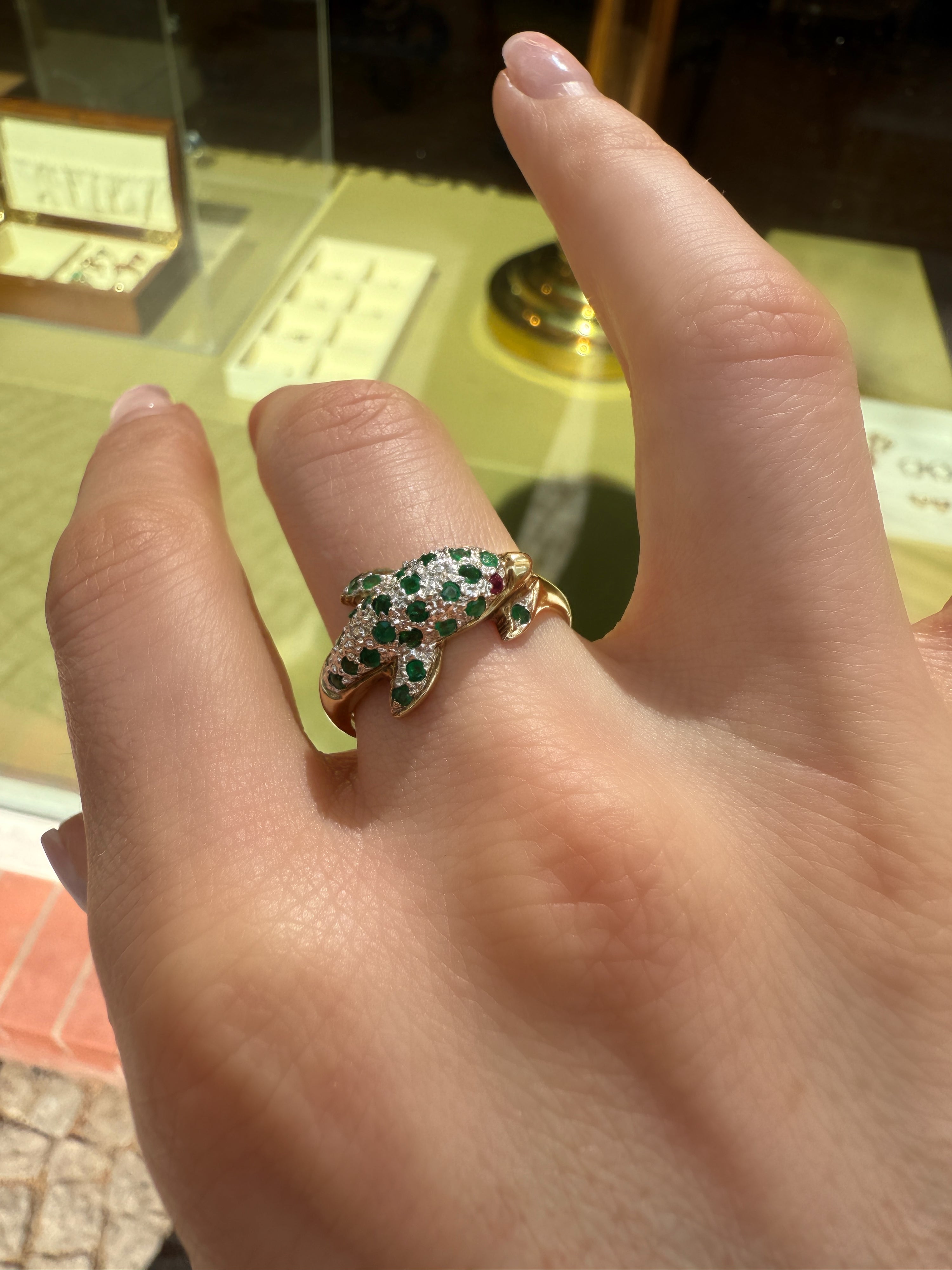 #911 8k Ring Delfin mit Smaragden & Rubinen & Diamanten - RG 63