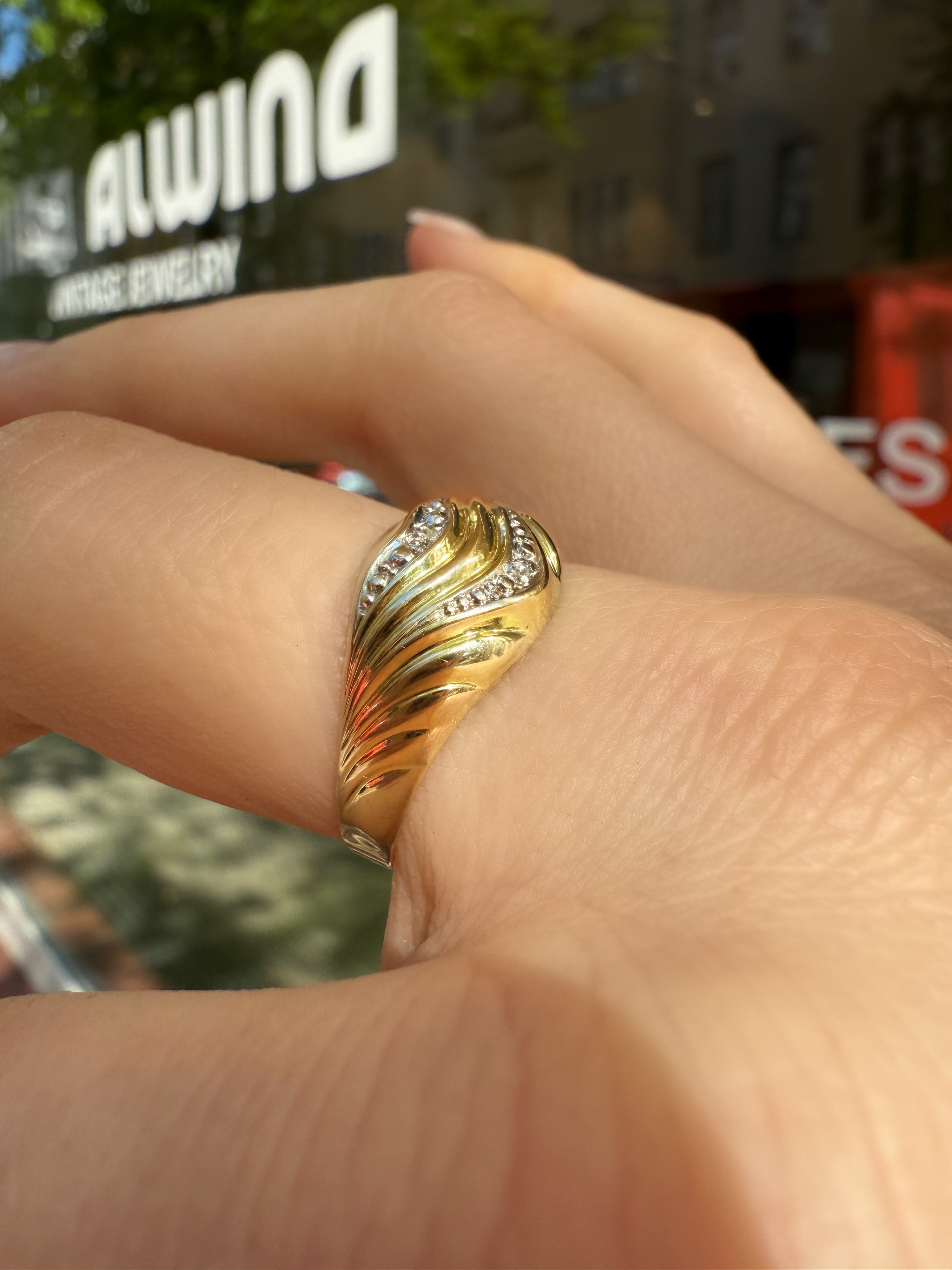 #925 8k Ring mit 2 Diamanten - RG 56