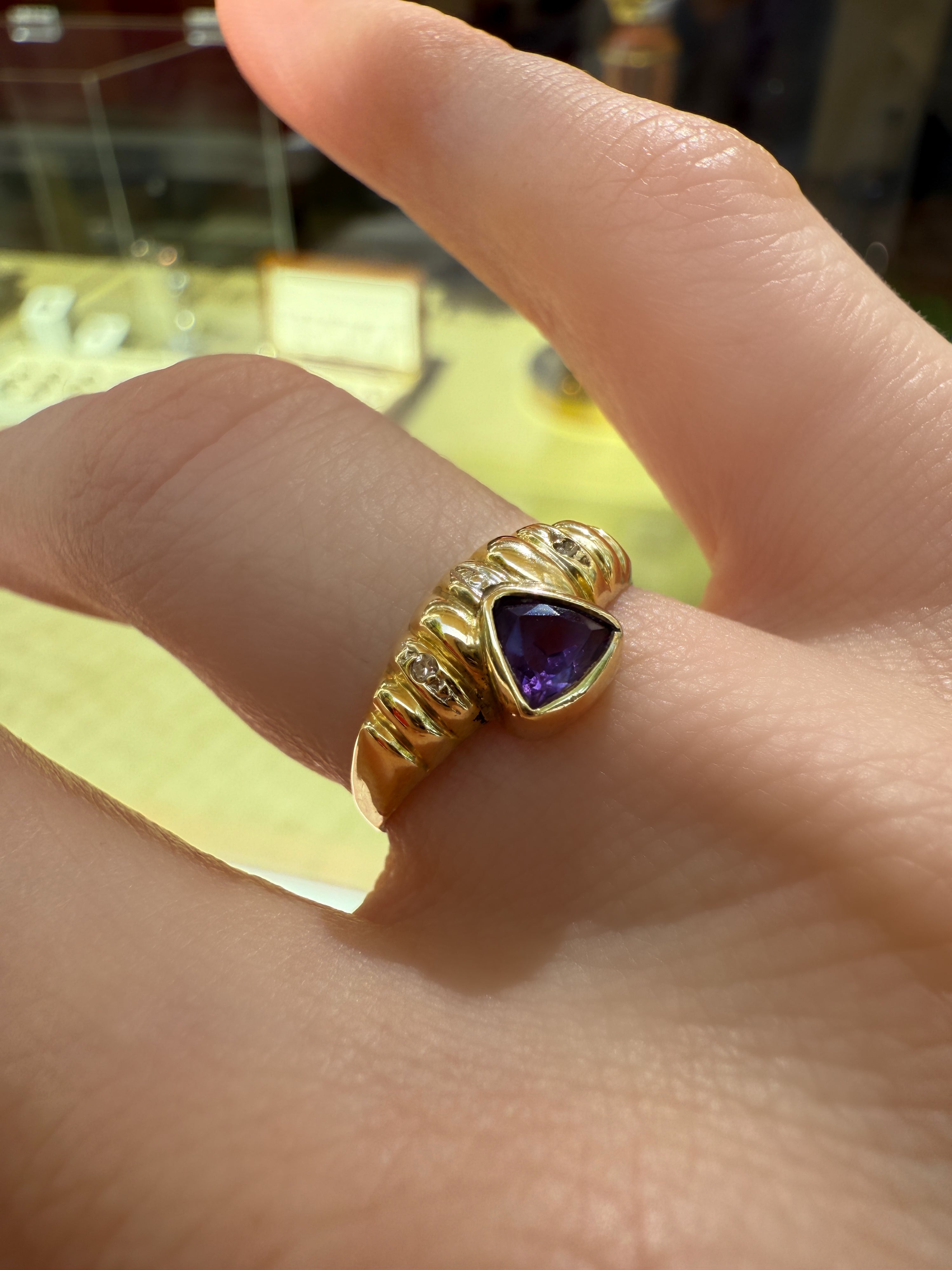 #928 8k Ring mit Amethyst & 2 Diamanten - RG 52