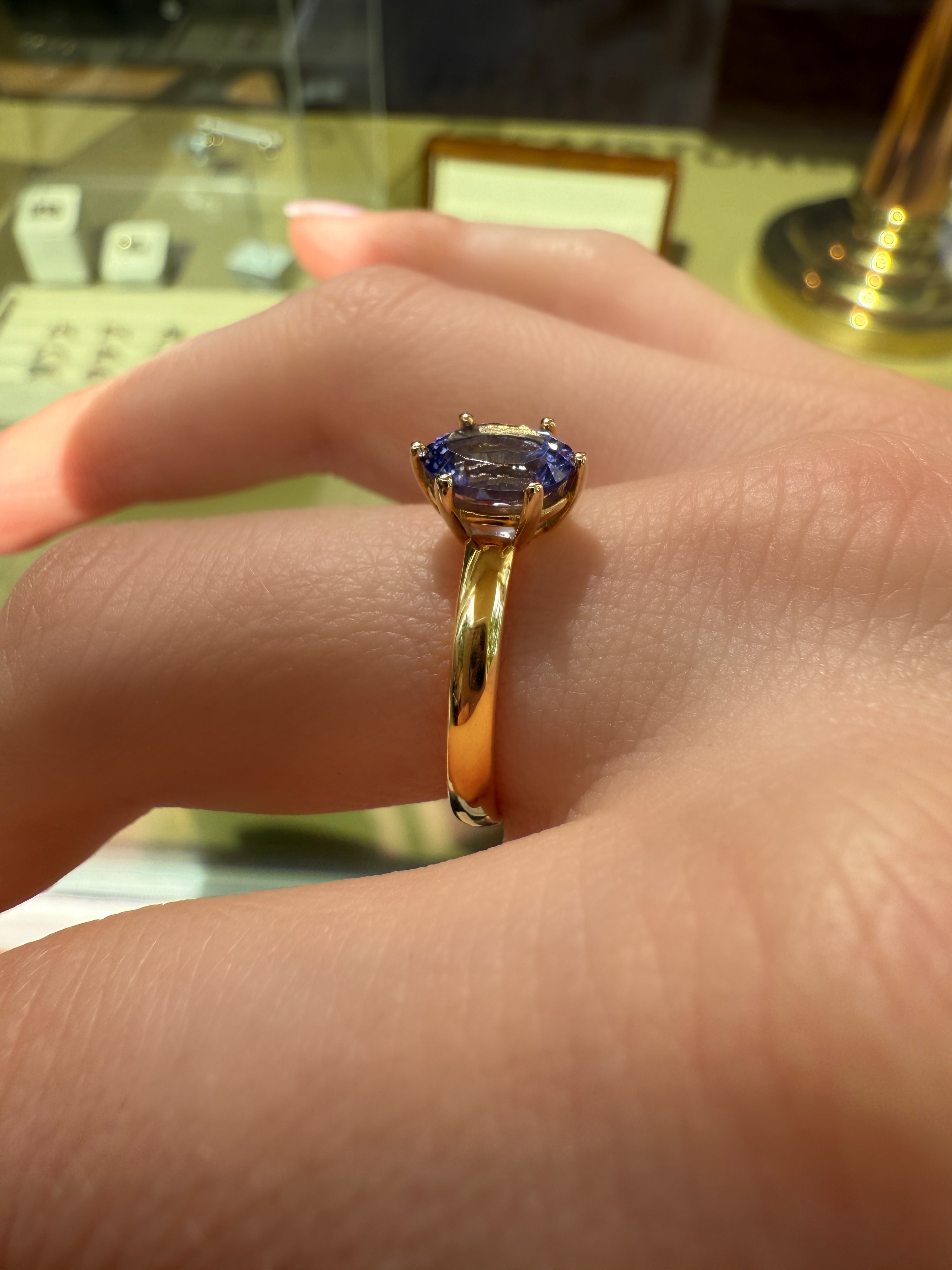 #926 Massiver 9k Ring mit Tansanit - RG 59.5