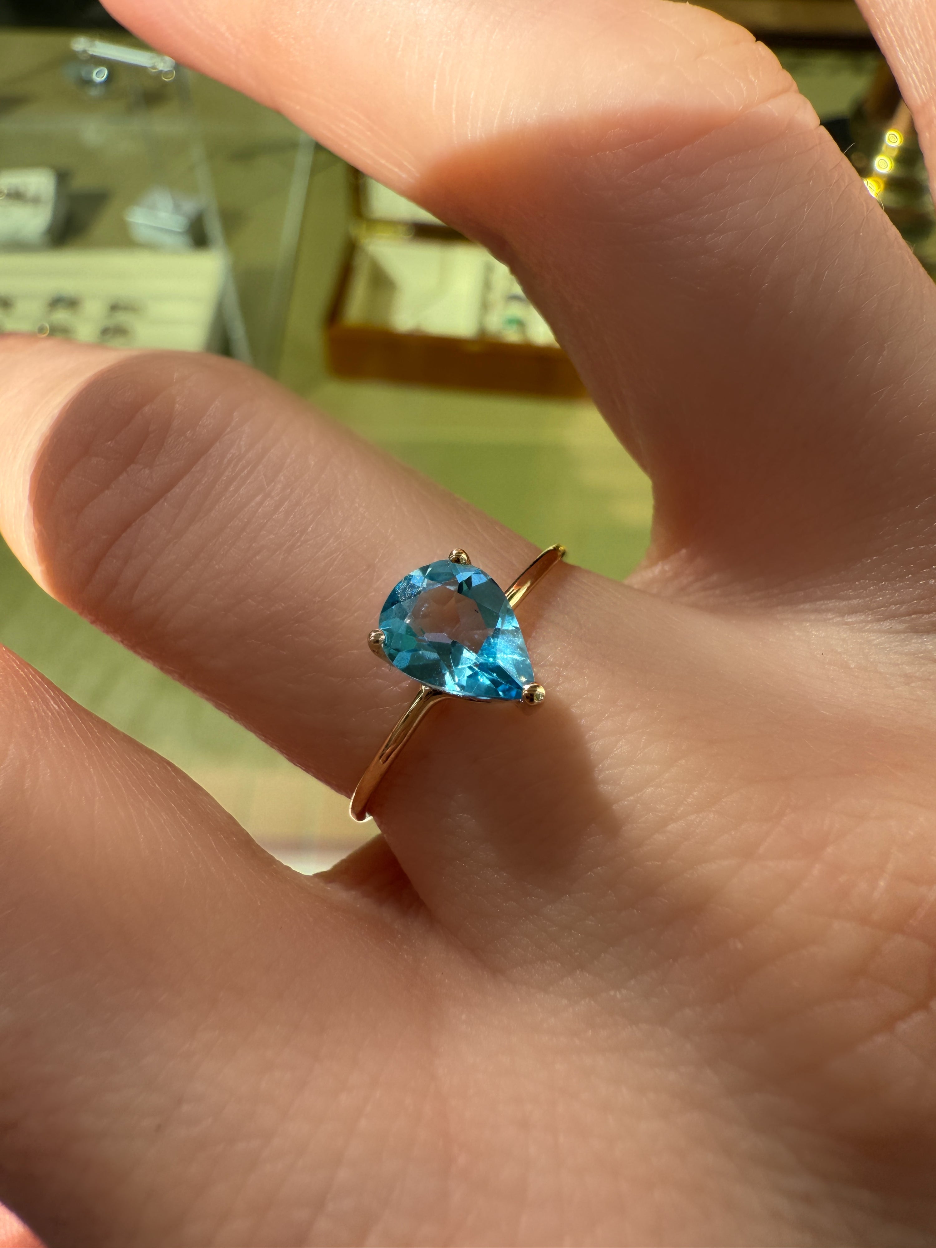 #931 14k Ring mit blauem Topas - RG 55