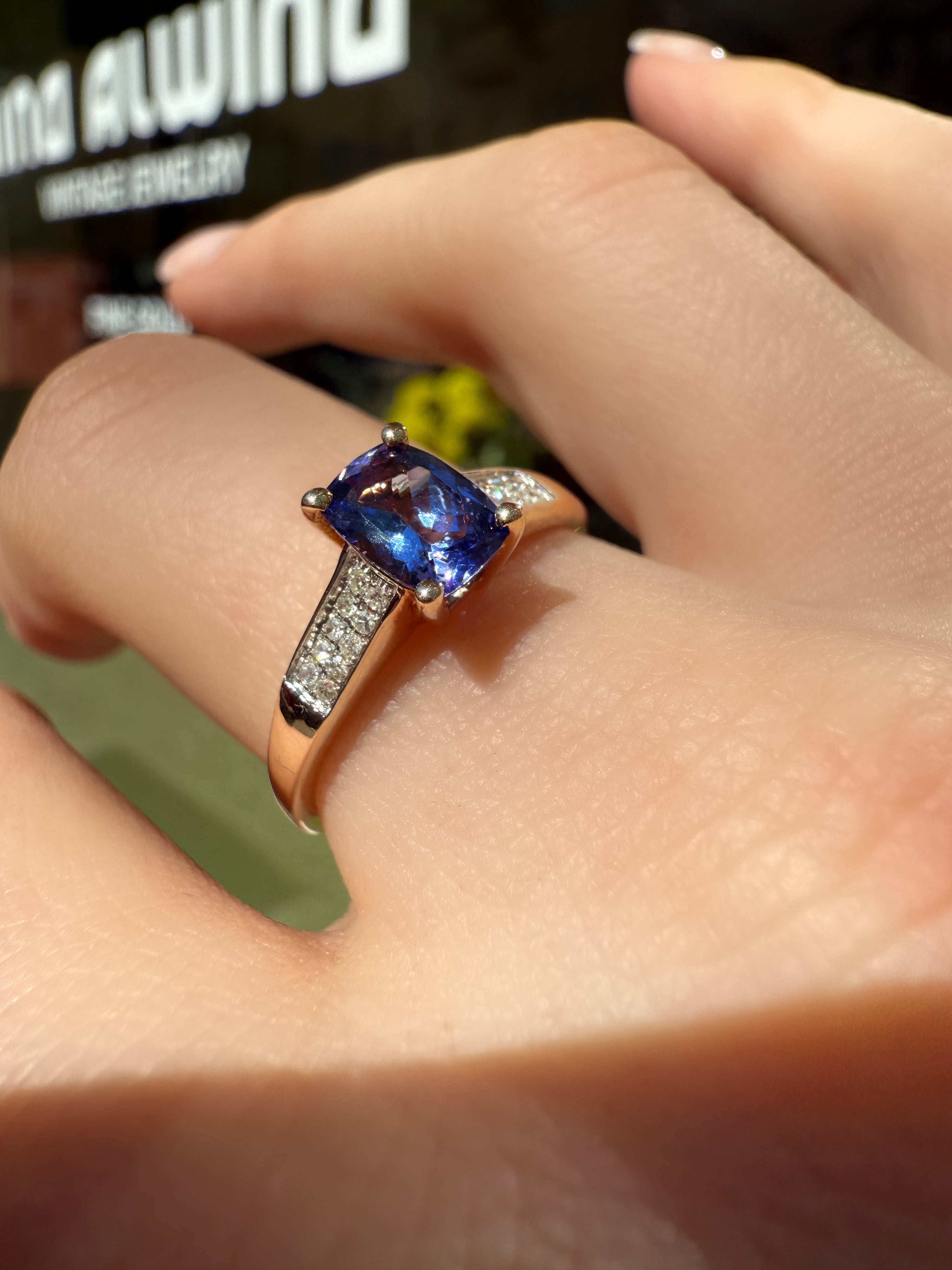 #919 9k Ring mit Tansanit & 20 Diamanten - RG 57