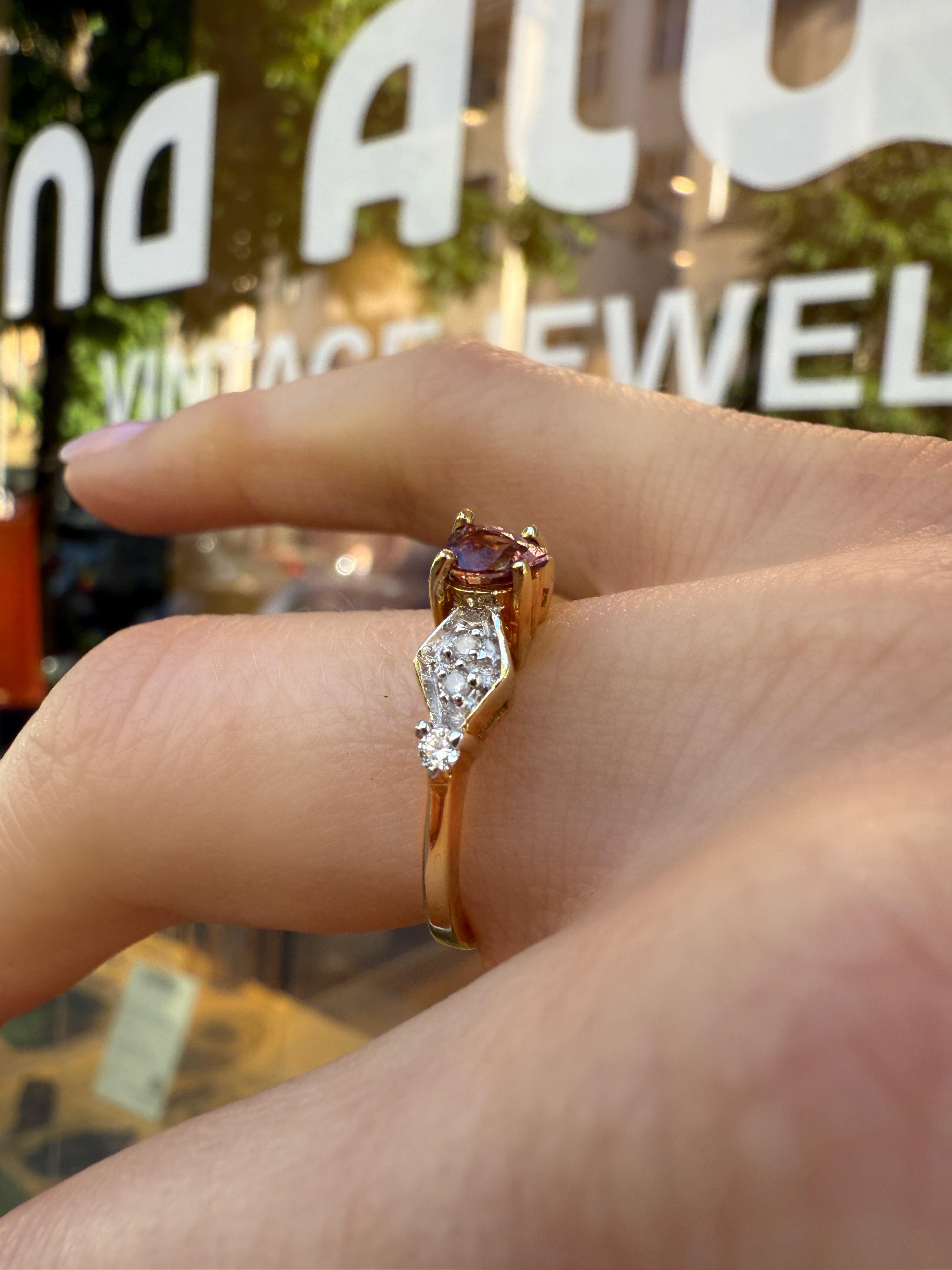 #1002 Massiver 10k Ring mit Rubin & 6 Diamanten - RG 54