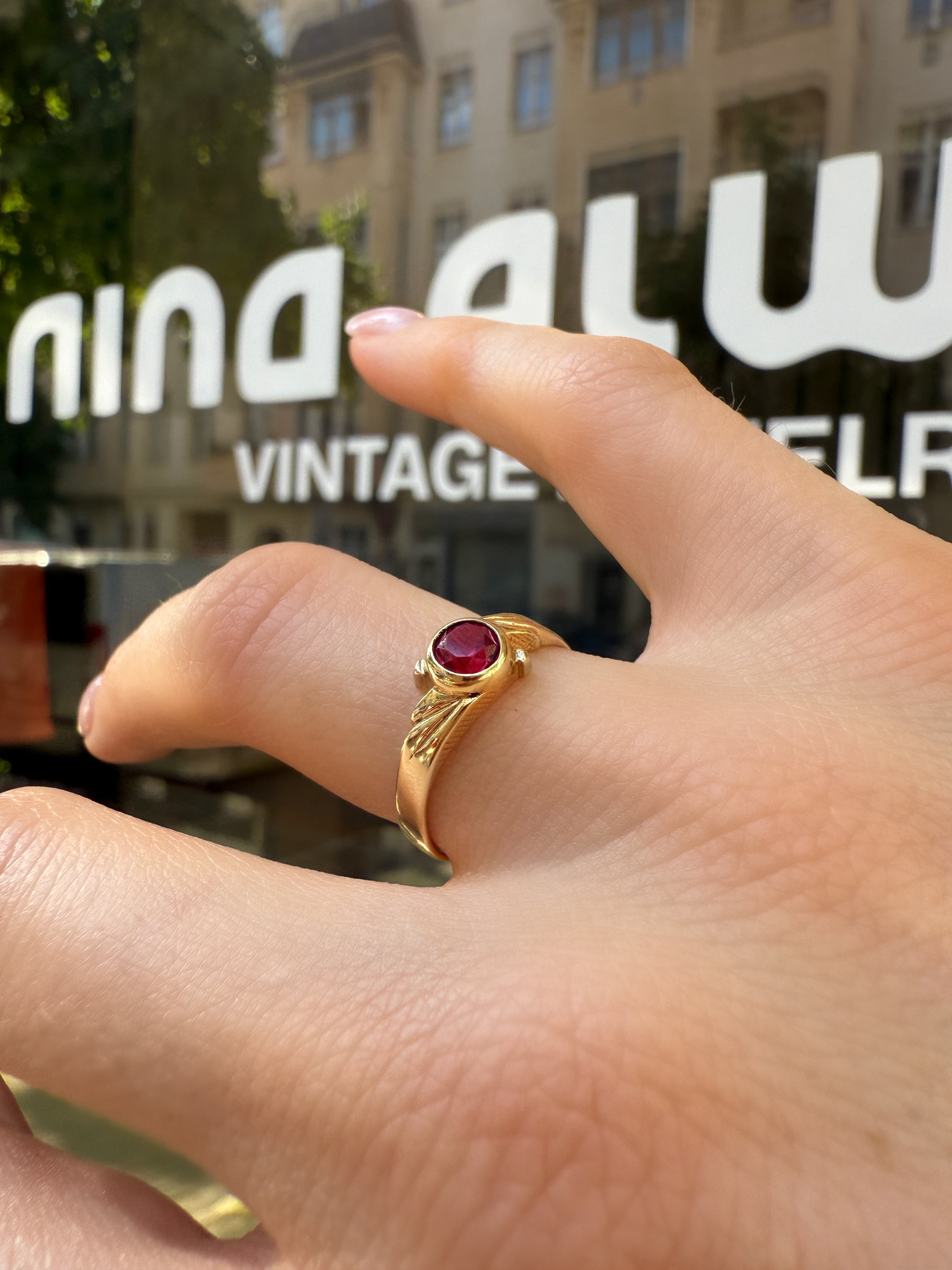 #1103 Solid 8k ring with ruby - RG 55