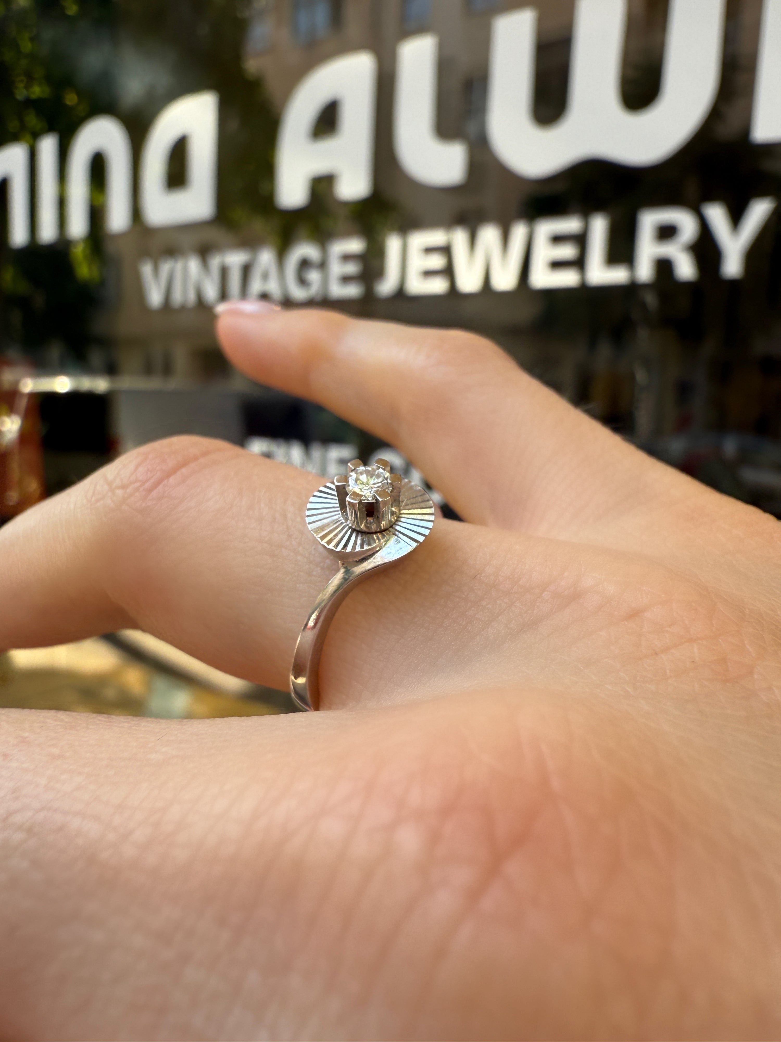 #1110 Massiver 14k Ring mit Diamant - RG 52