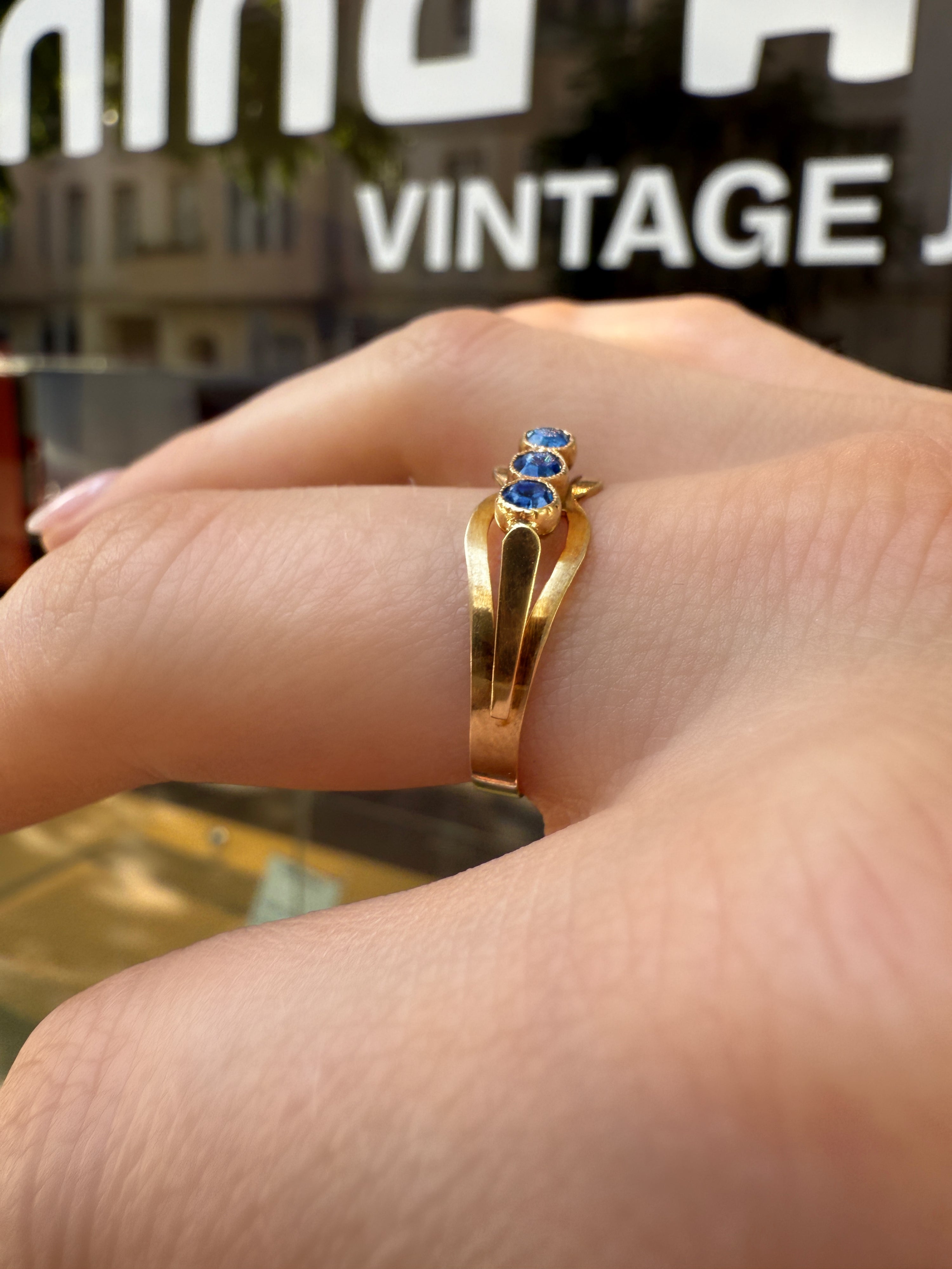 #1107 14k Ring mit blauen Zirkonia - RG 58