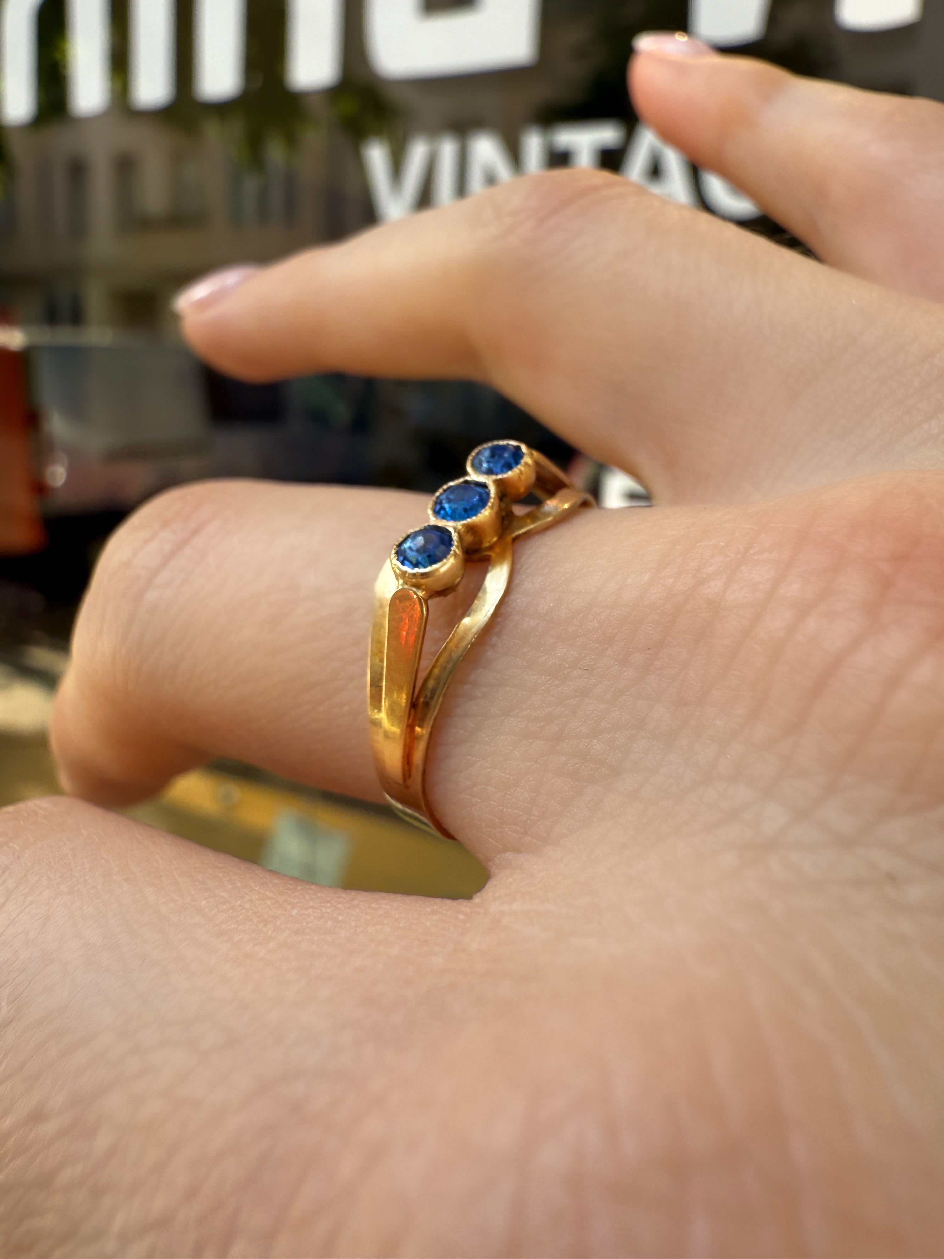 #1107 14k Ring mit blauen Zirkonia - RG 58