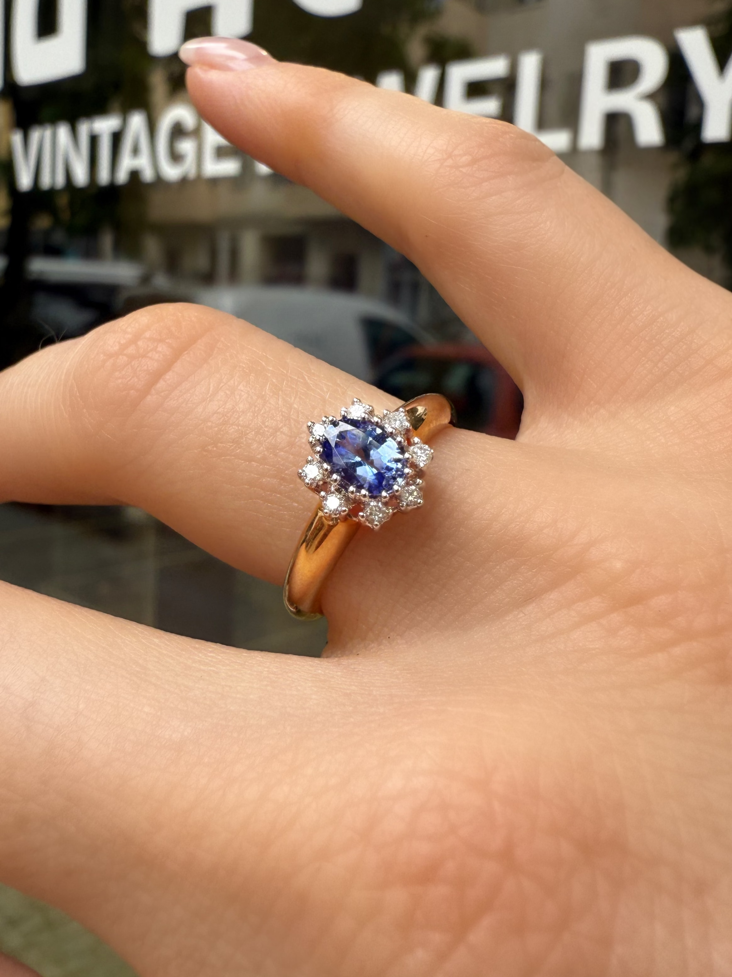 #1135 9k Ring mit Tansanit & 8 Brillanten - RG 53