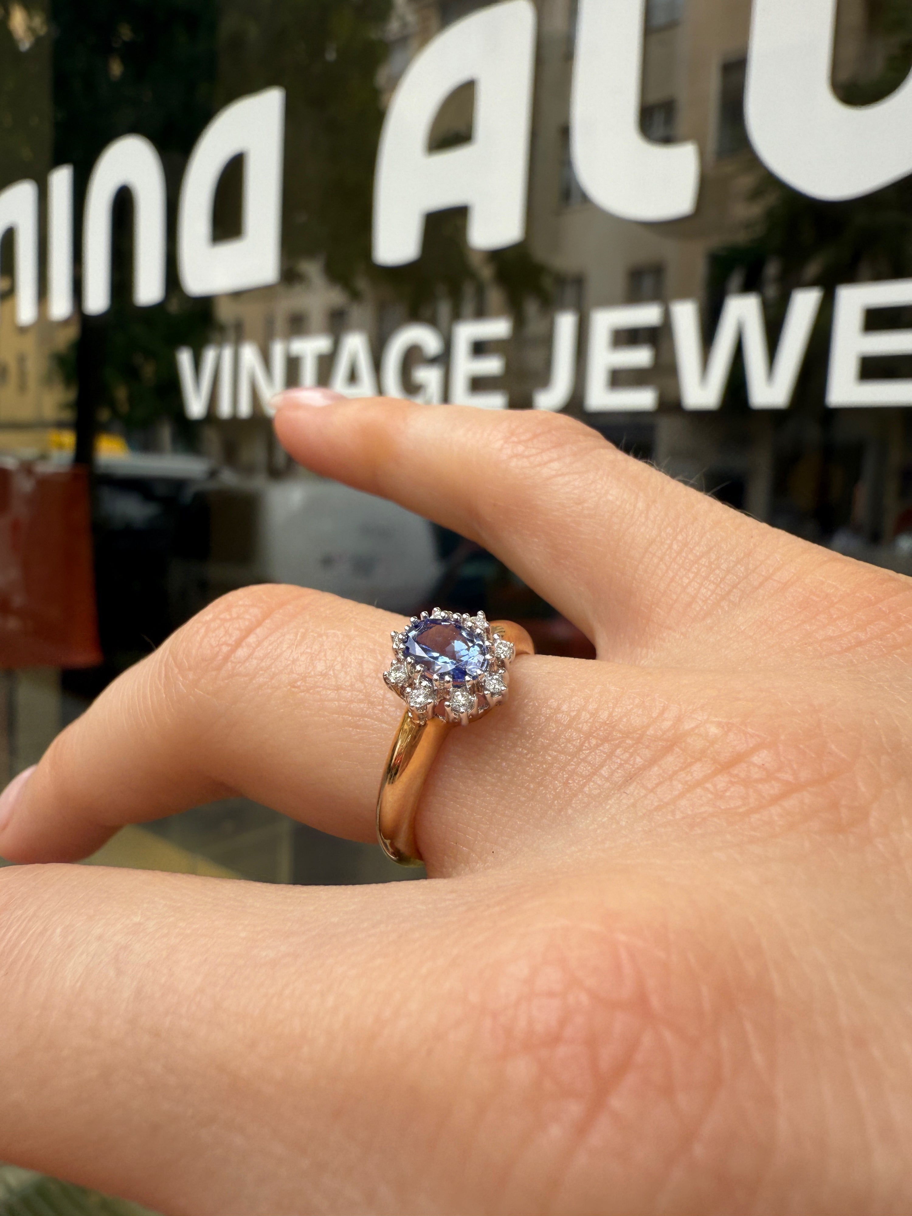 #1135 9k Ring mit Tansanit & 8 Brillanten - RG 53