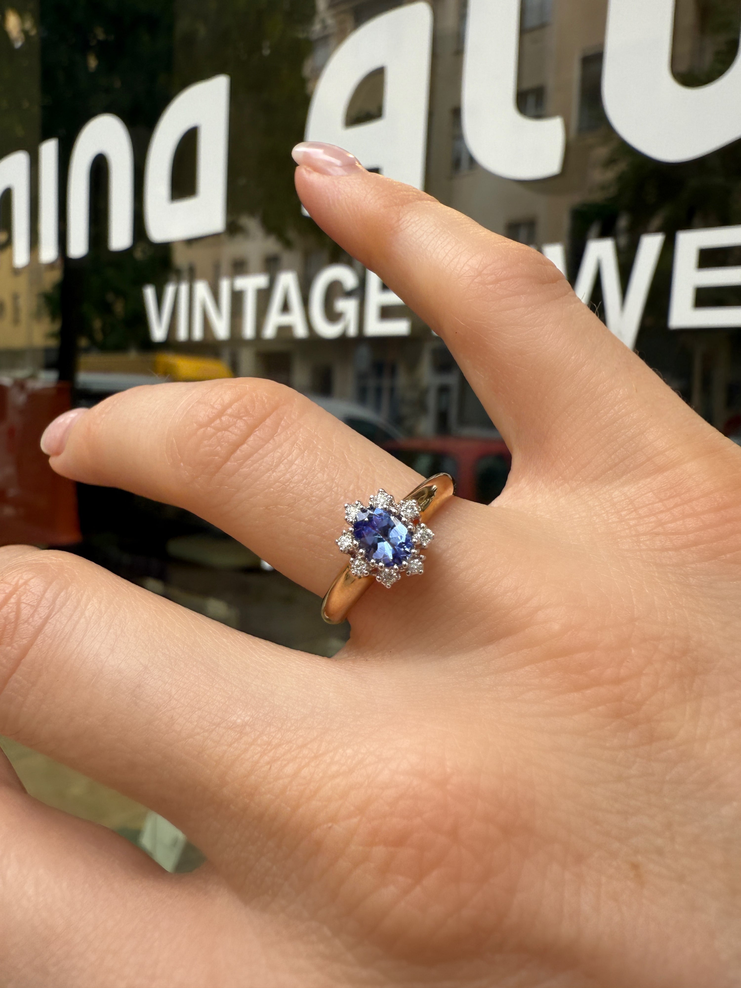 #1135 9k Ring mit Tansanit & 8 Brillanten - RG 53