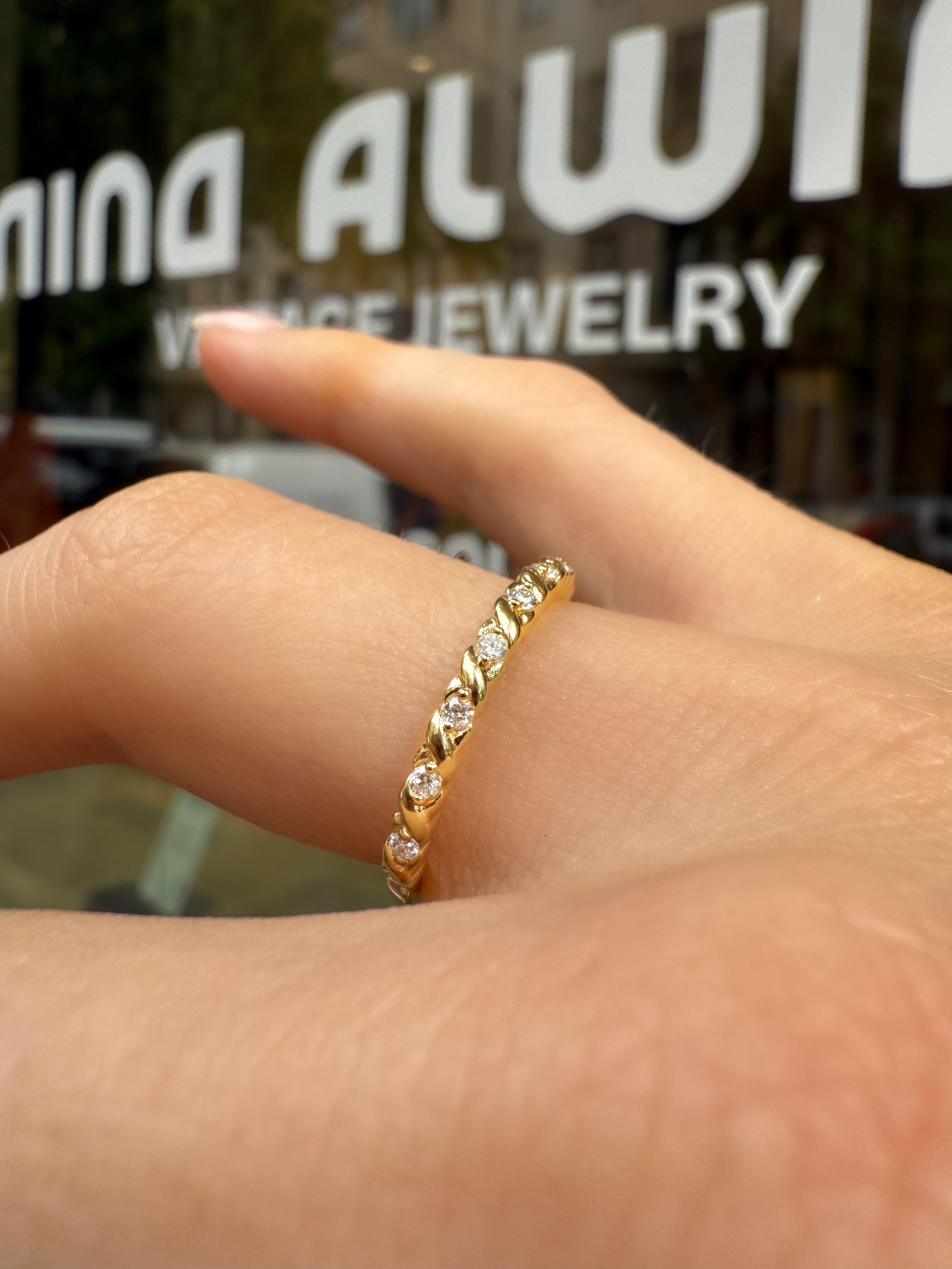 #1137 Massiver 8k Ring mit 7 Diamanten - RG 54
