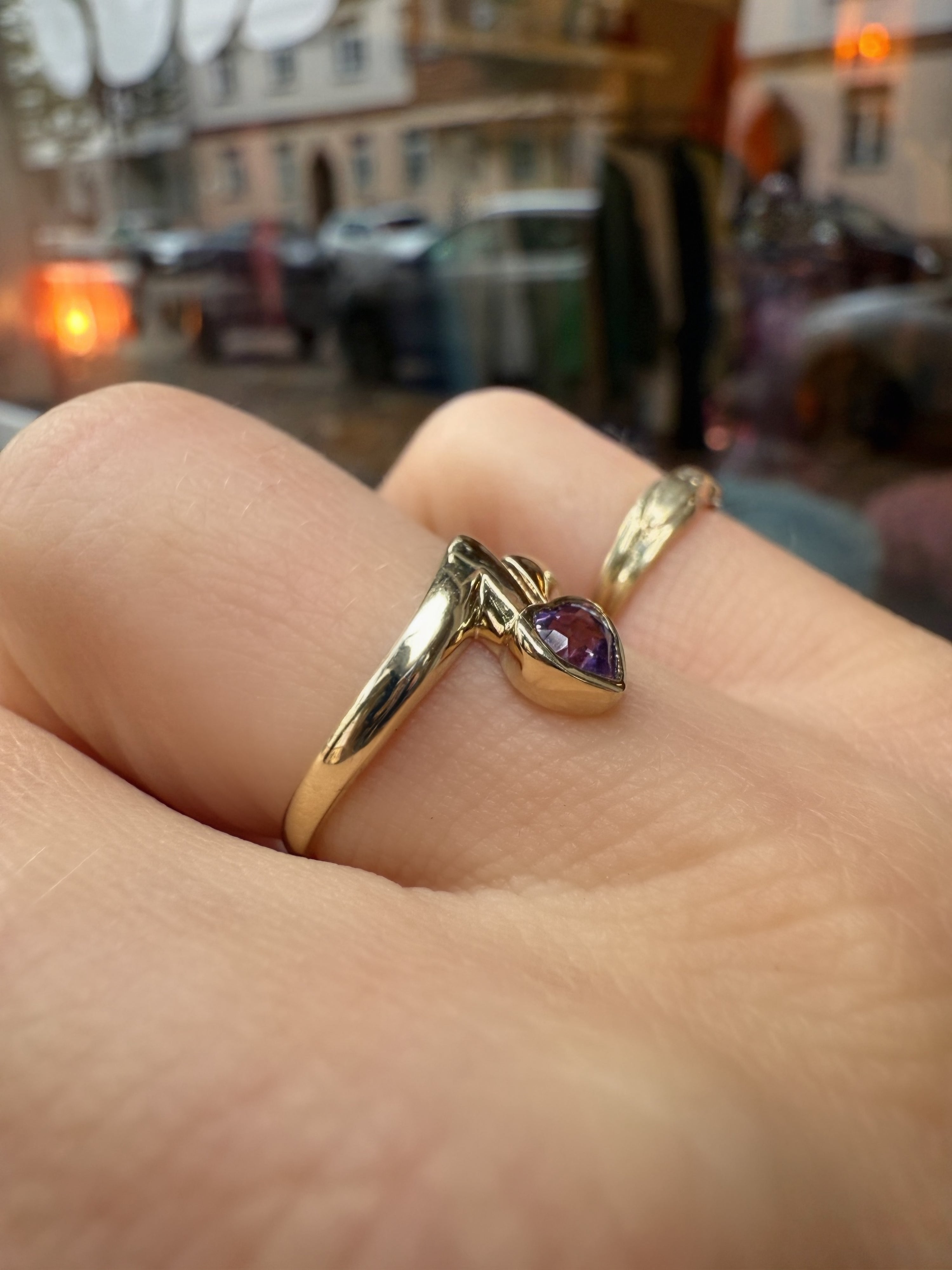 #151 8k Ring mit Amethyst in Herzform - RG 52