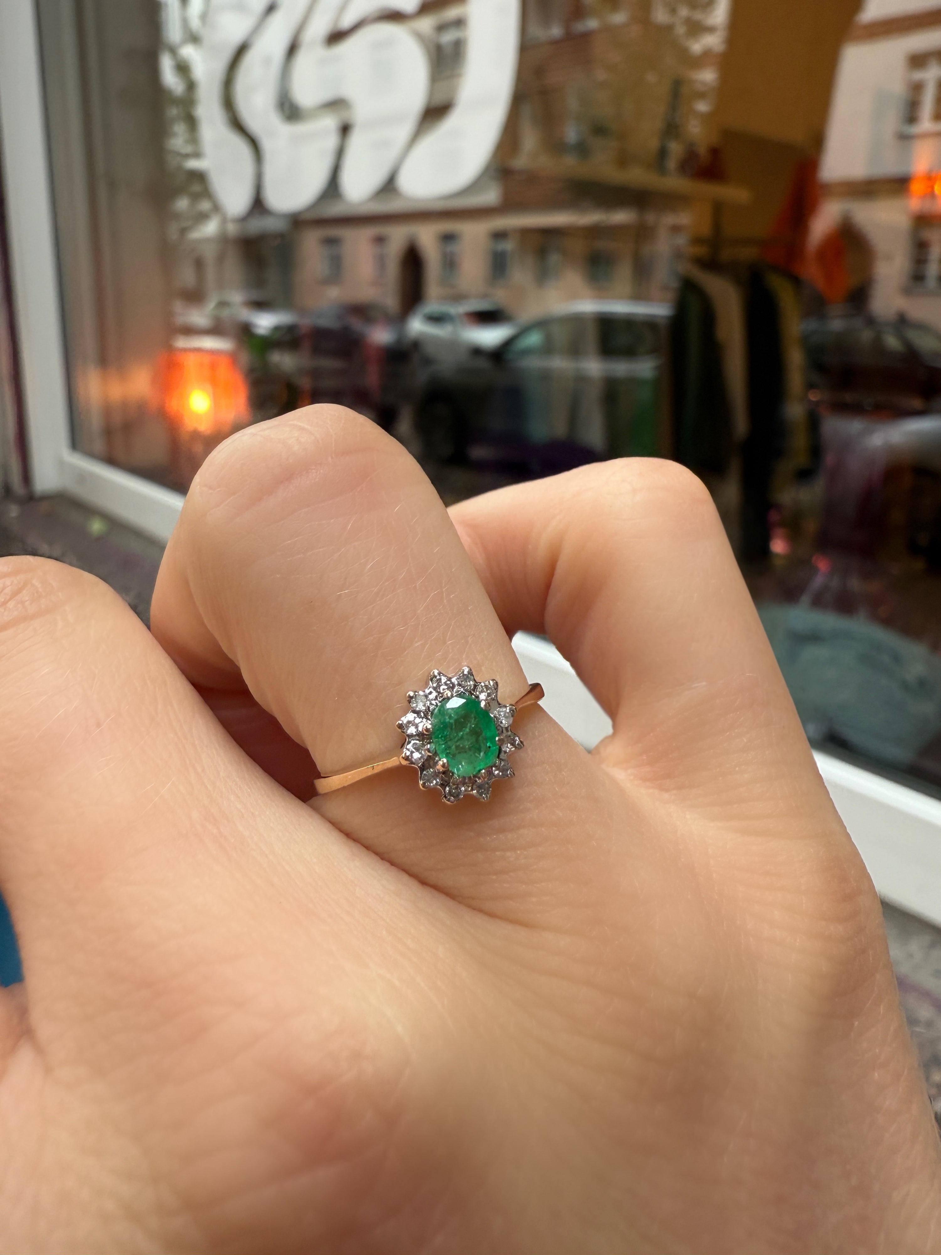 #162 14k Ring mit Smaragd + 12 Diamanten