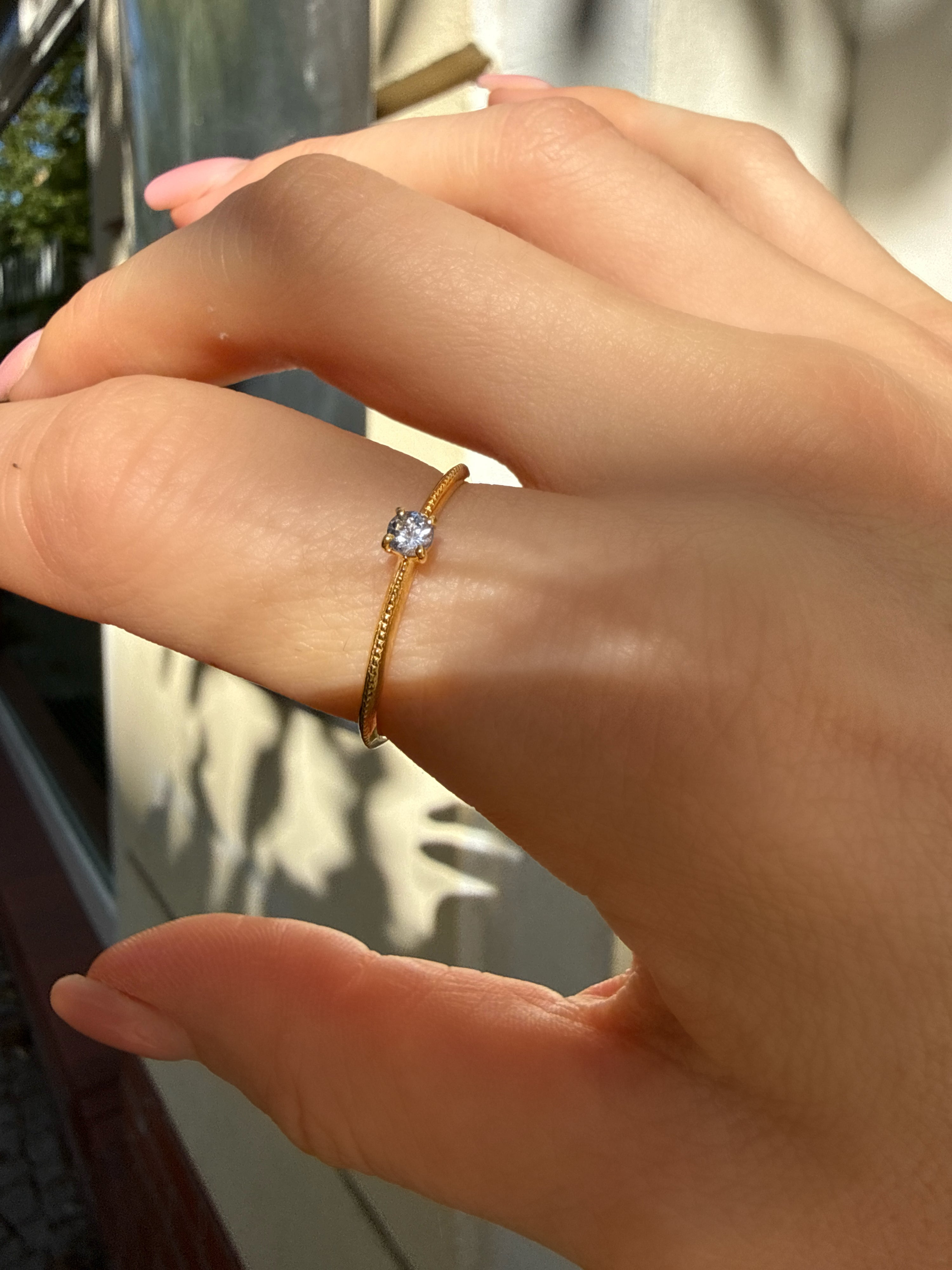 #1325 18k Ring with Tanzanite - Ring Size 60