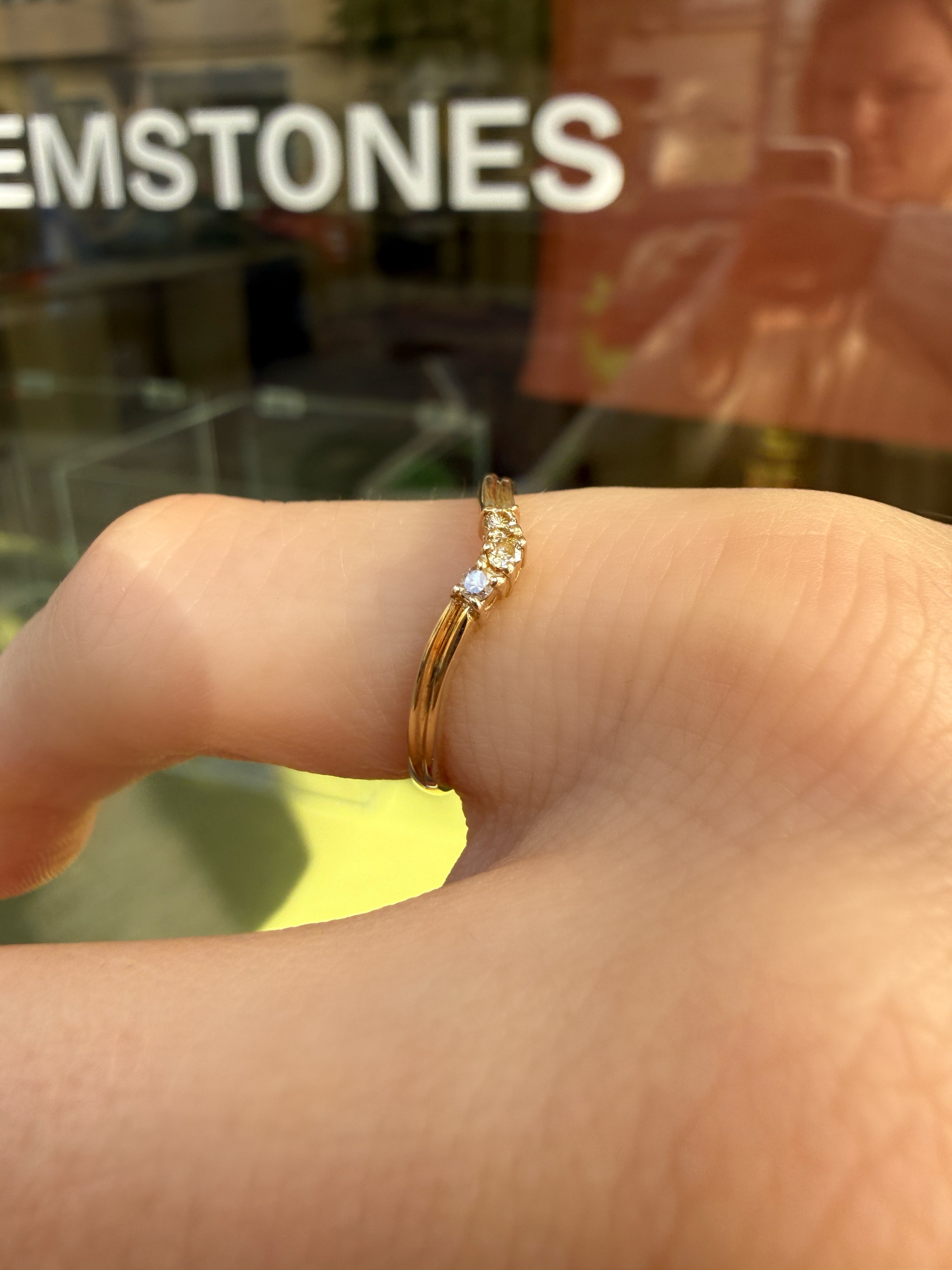 #1364 9k Ring mit Diamanten - RG 51