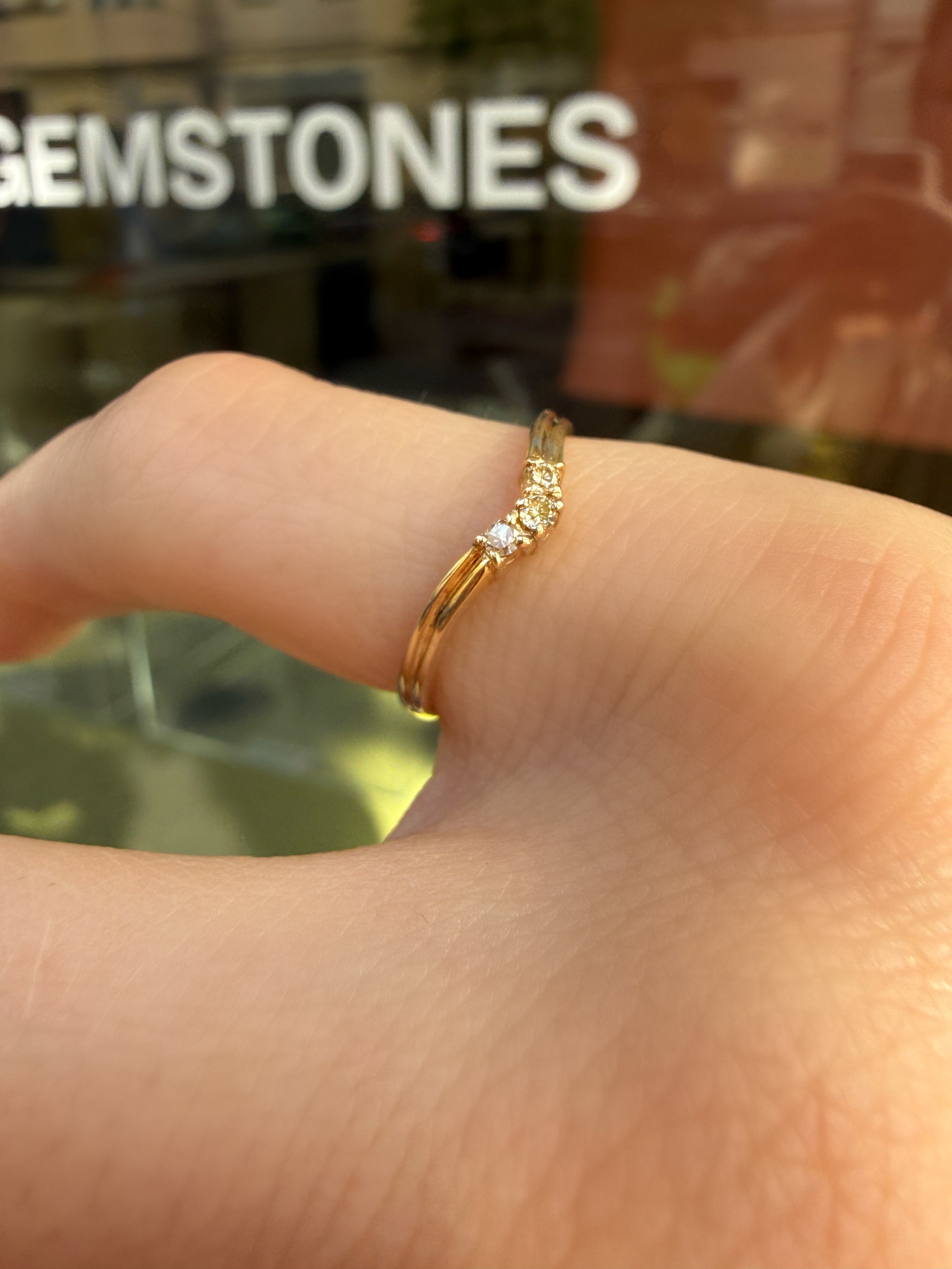 #1364 9k Ring mit Diamanten - RG 51