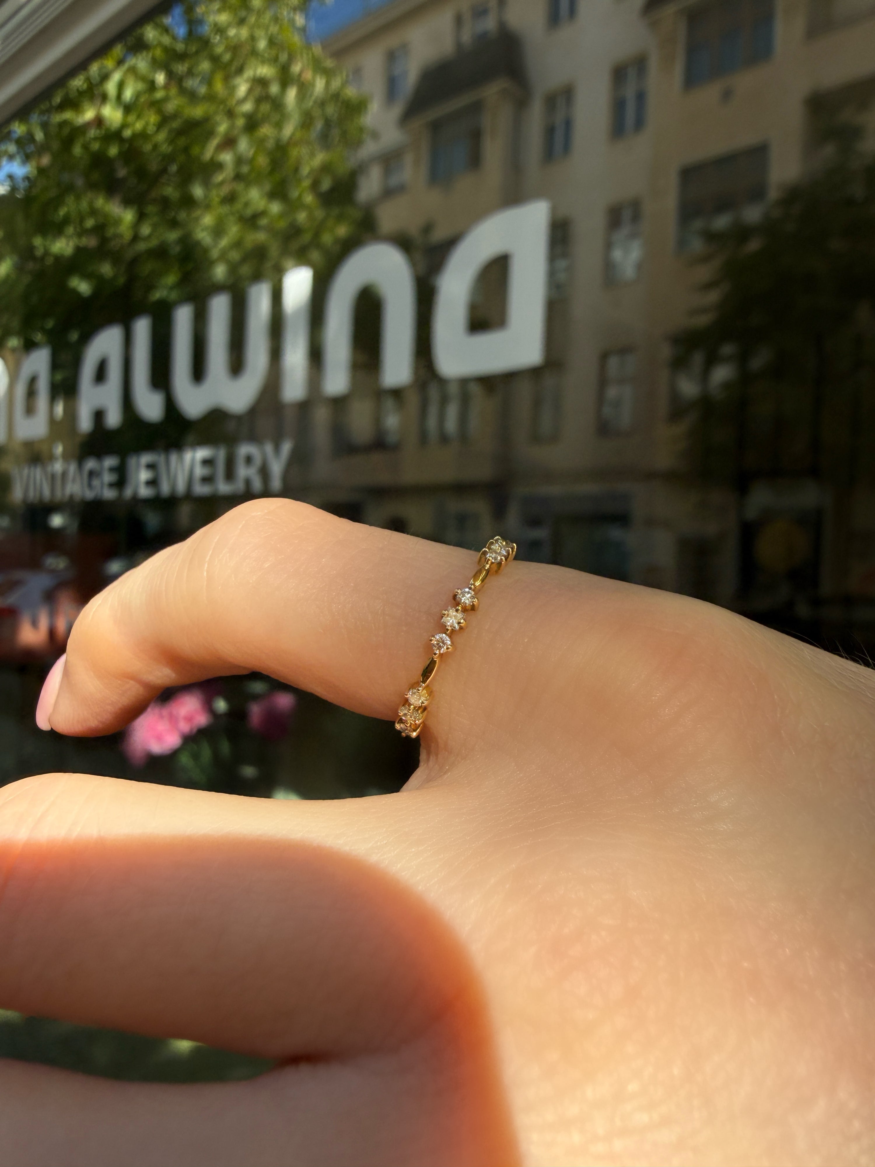 #1361 18k Ring mit 9 Diamanten - RG 49