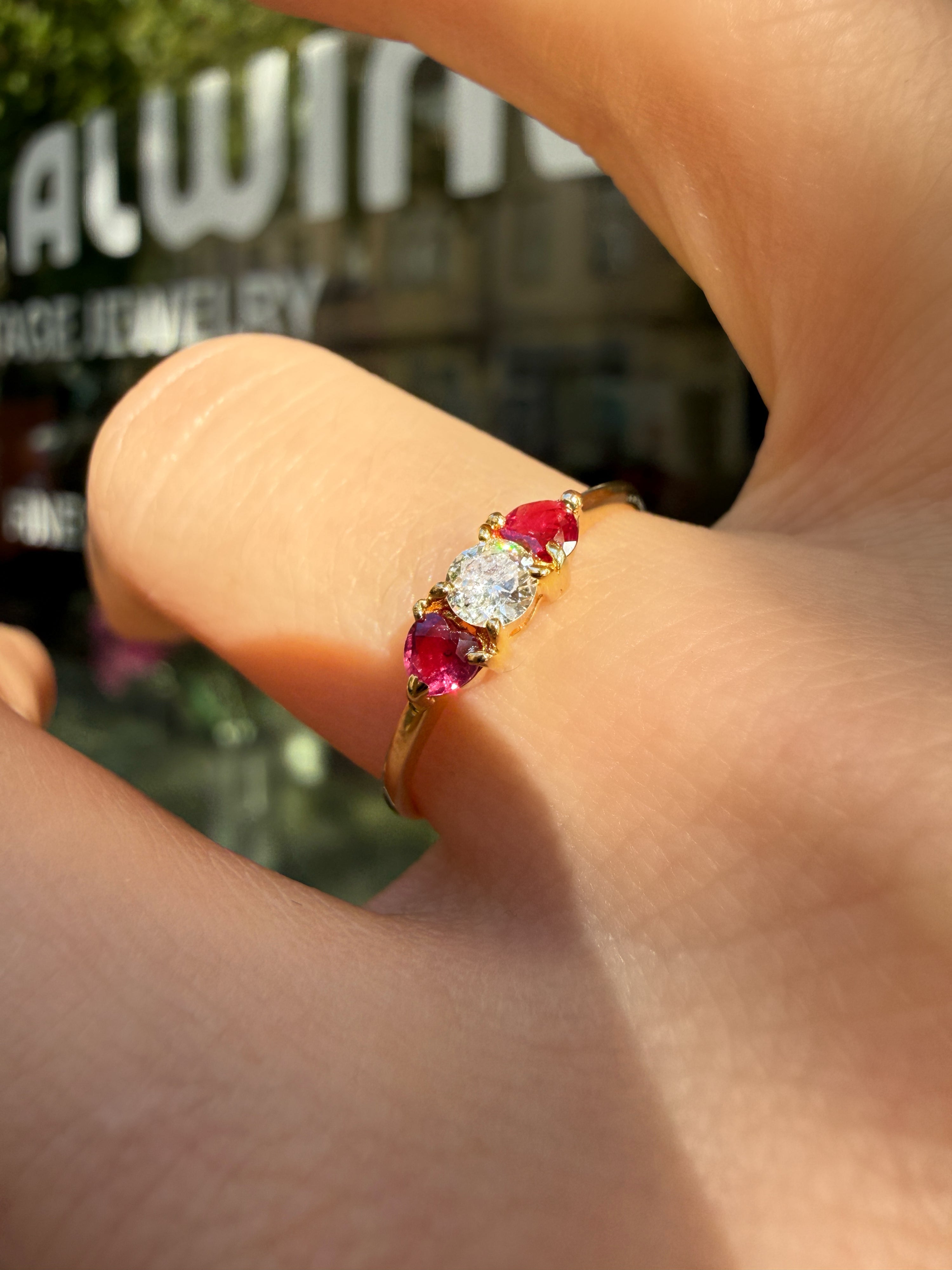 #1362 18k Ring mit Diamant & 2 Rubinen  - RG 53