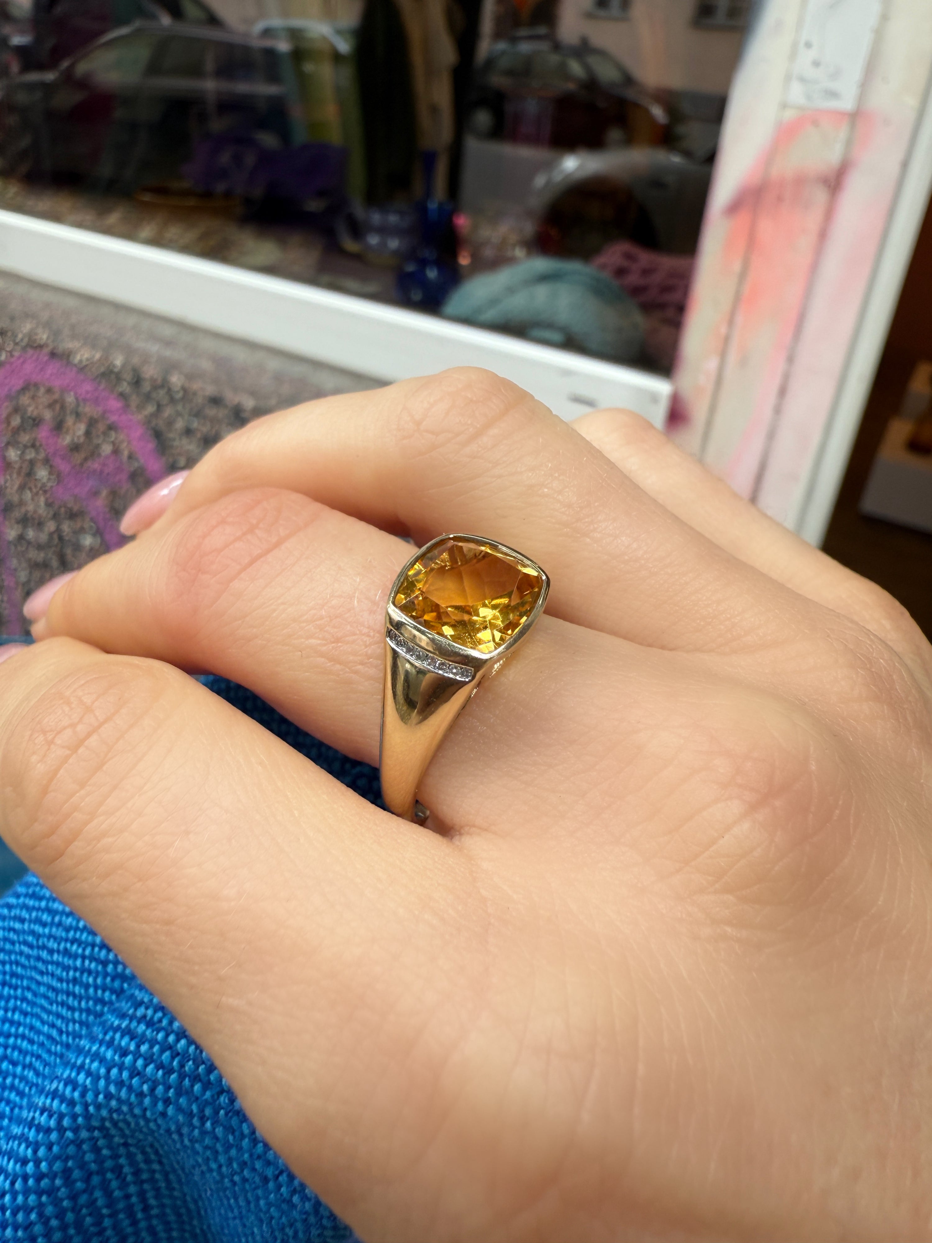 #163 9k Ring mit Citrin & 16 Diamanten - RG 60