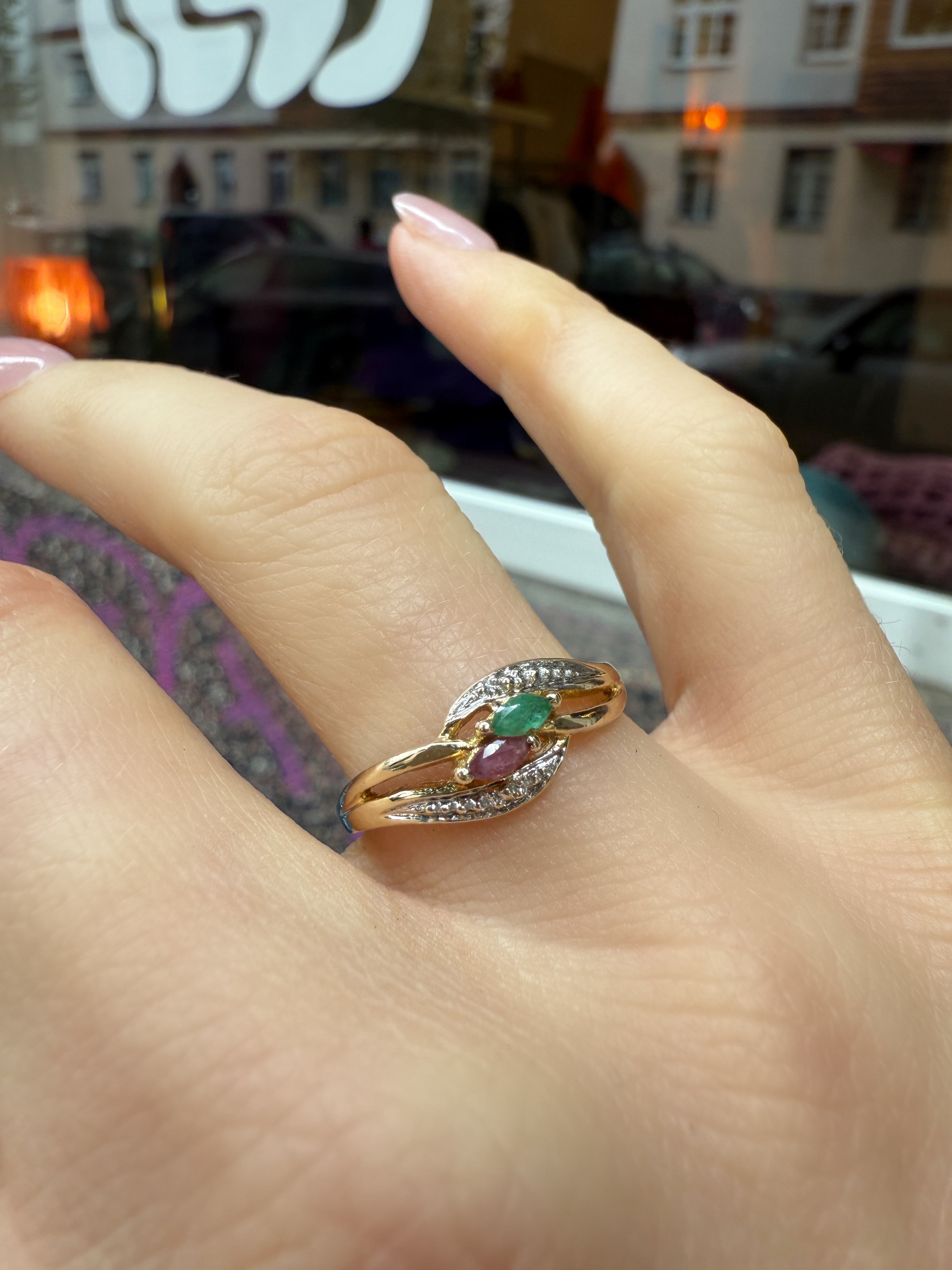 #166 8k Ring mit Smaragd & Rubin - RG 55