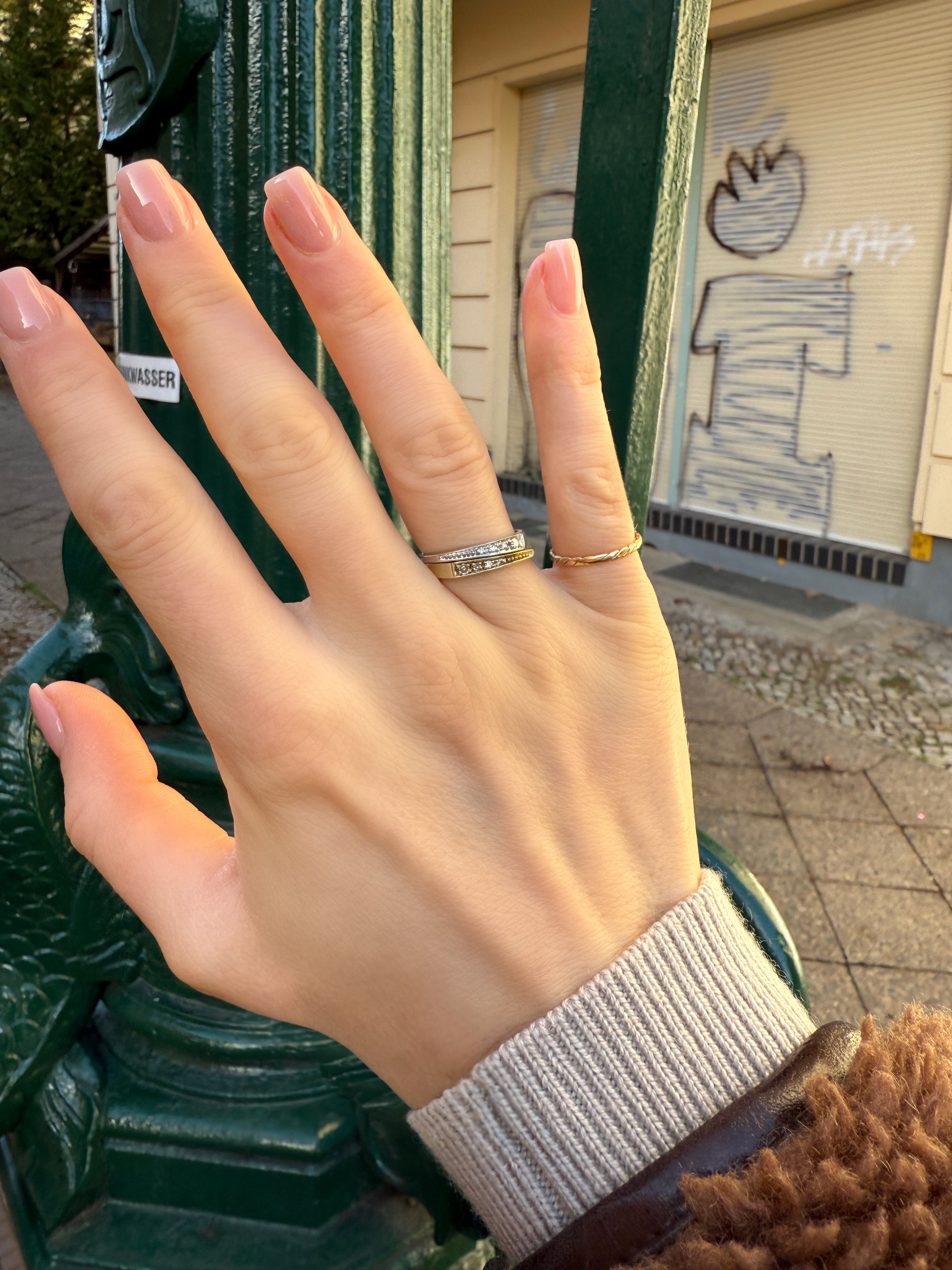 #252 Zwei 8k Ringe mit 8 Diamanten - RG 53