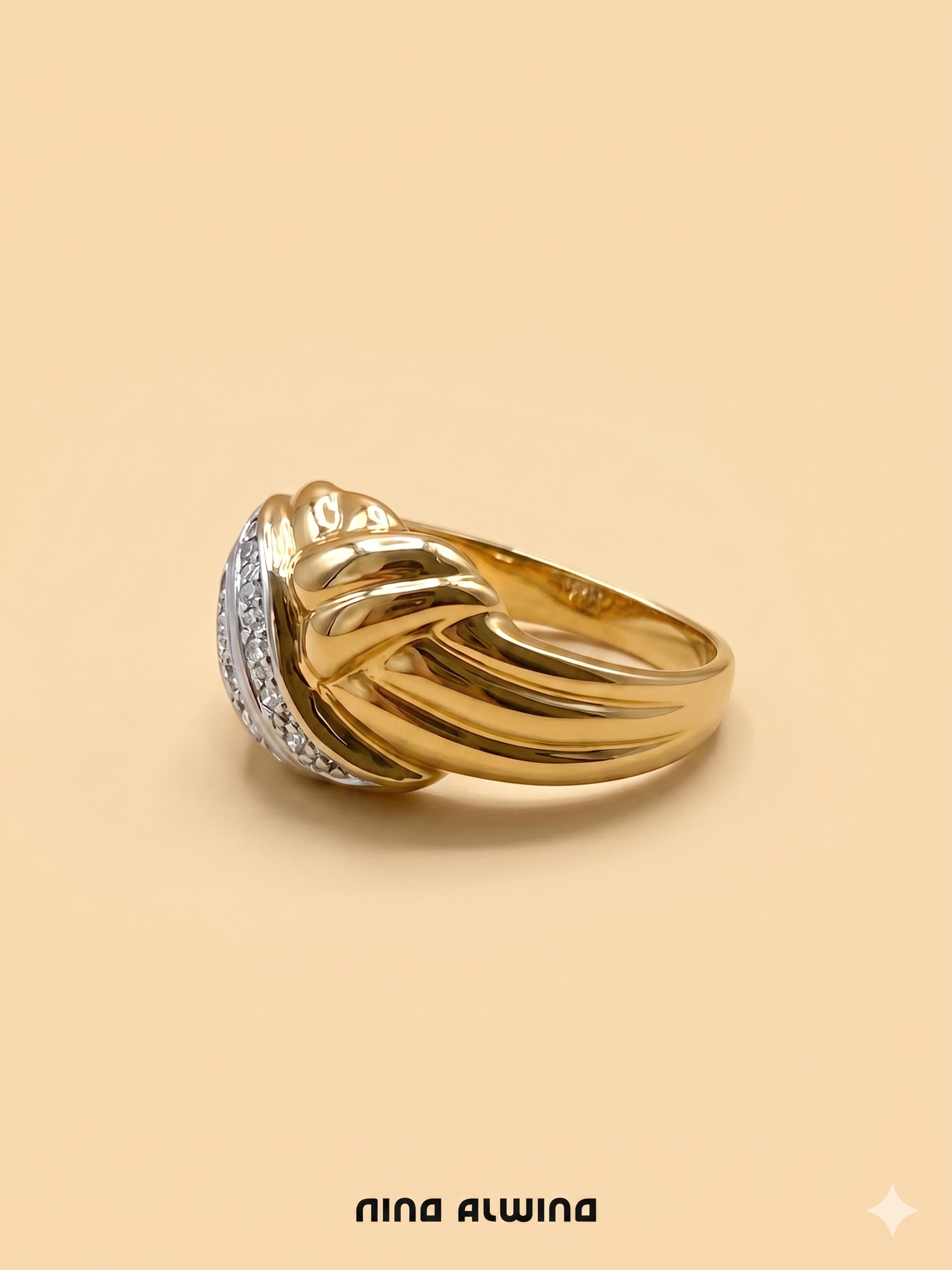 #895 14k Ring mit 9 Diamanten - RG 54