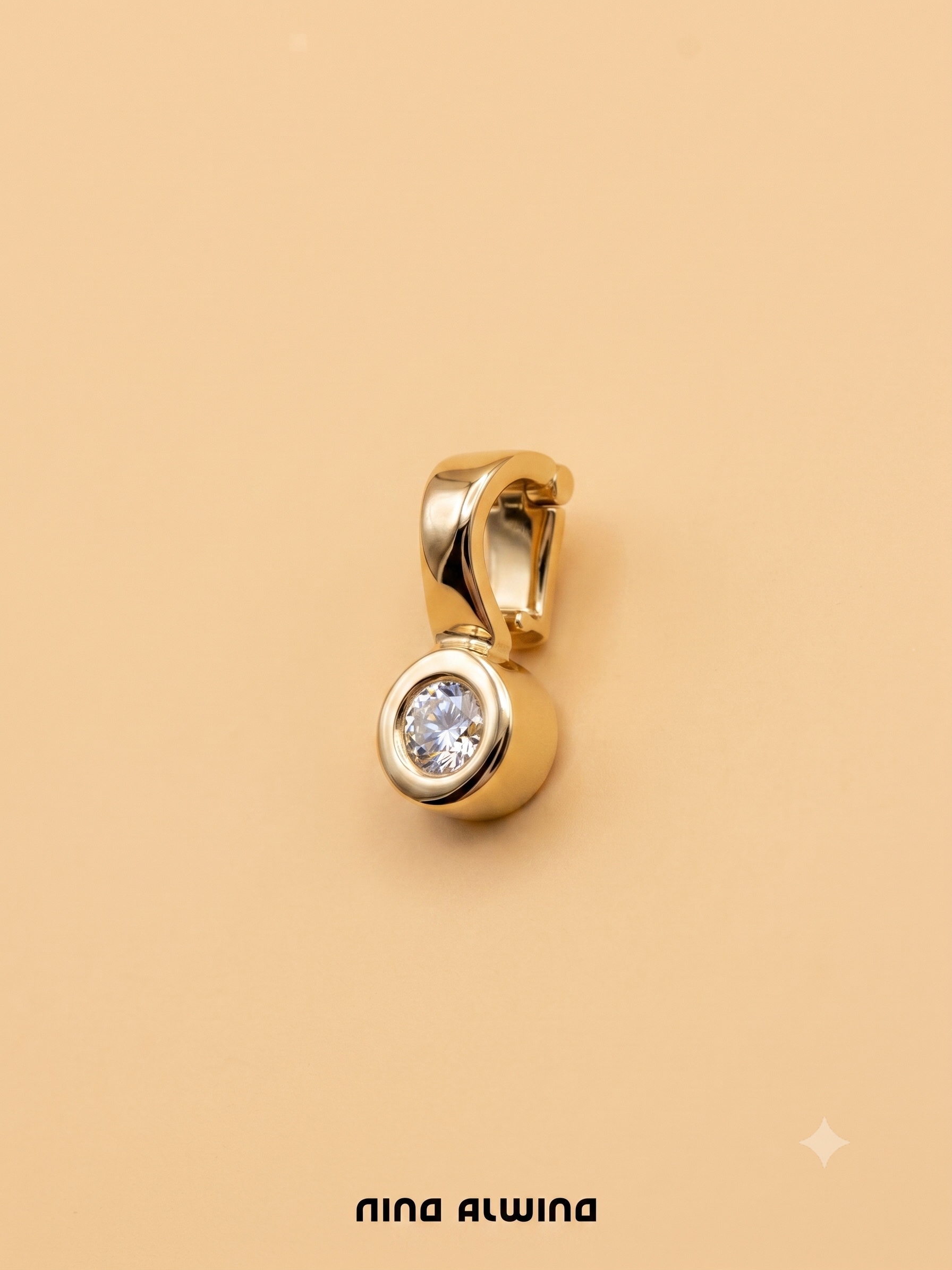 #1076 Massiver 18k Anhänger mit Diamant - 1.1cm