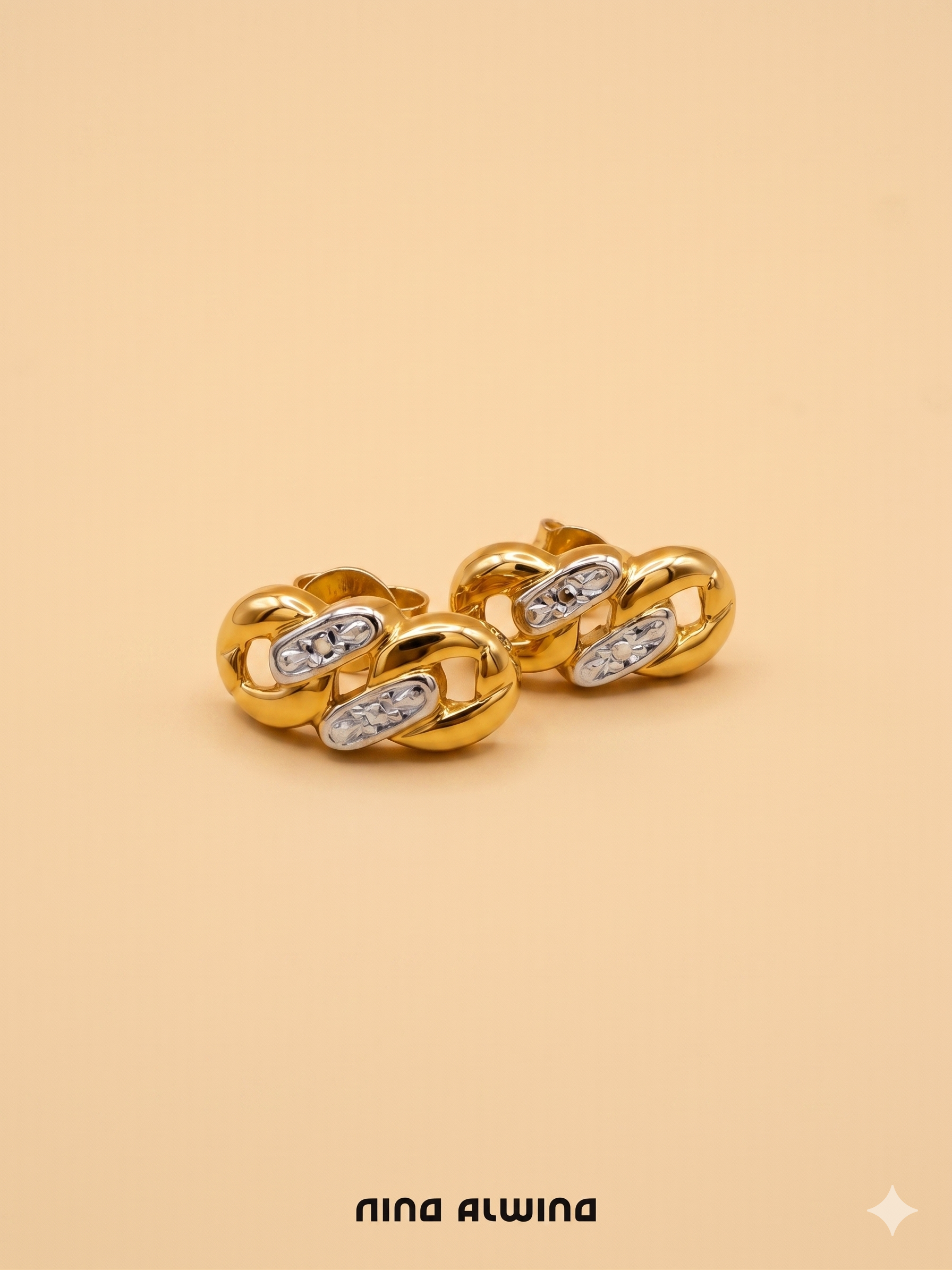 #947 8k Ohrringe mit Diamant - 1.2cm
