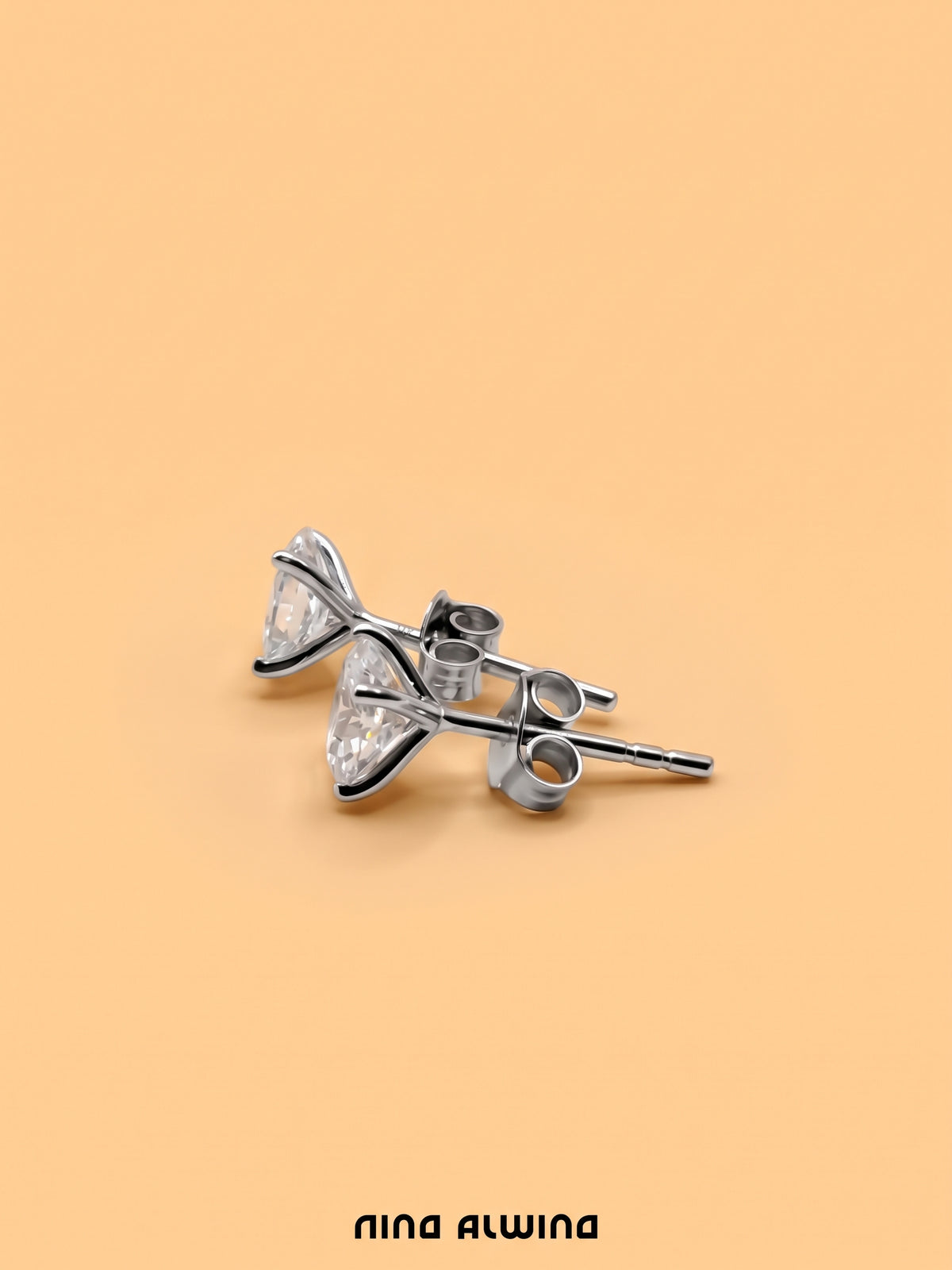 #1422 14k Ohrringe Diamant - 1.07ct.