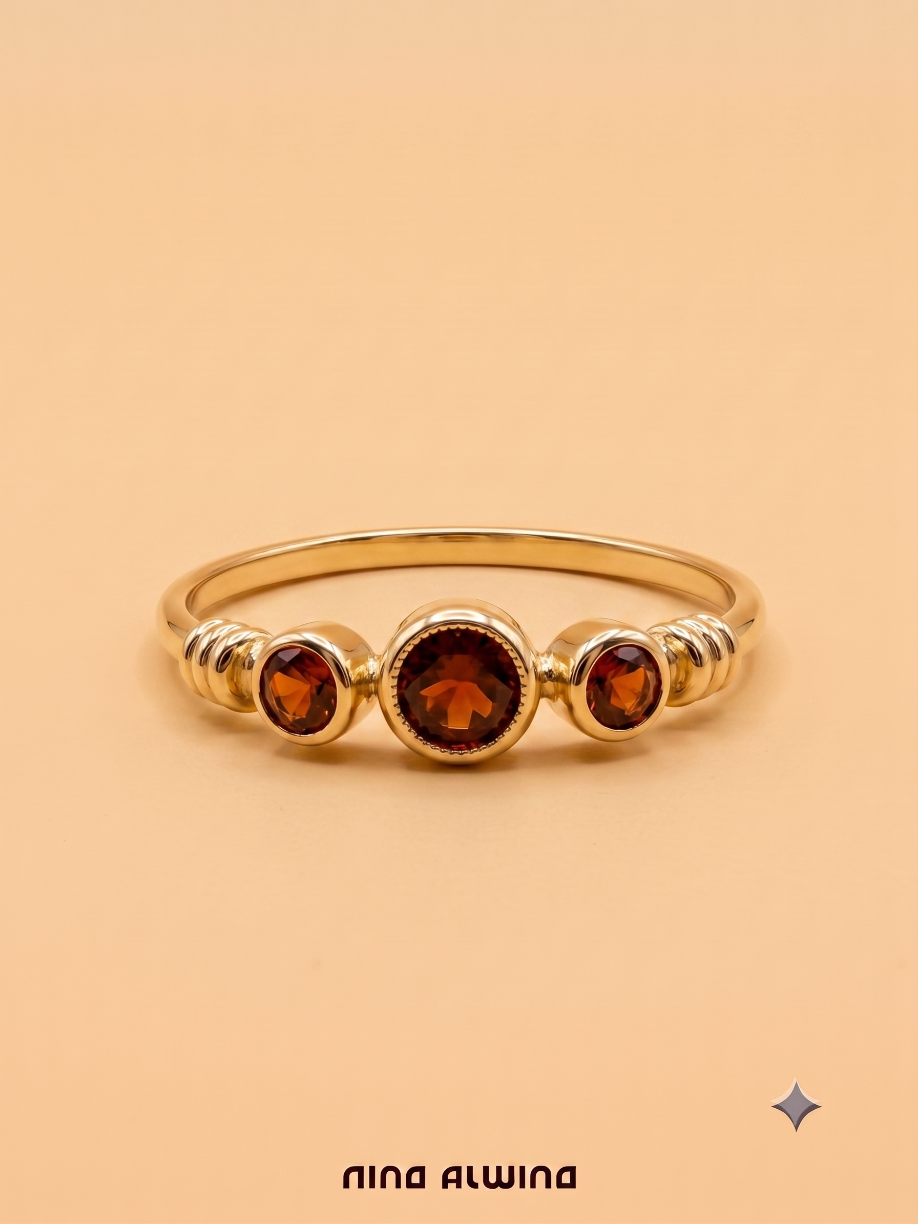 #1208 8k Ring mit Granat - RG 62