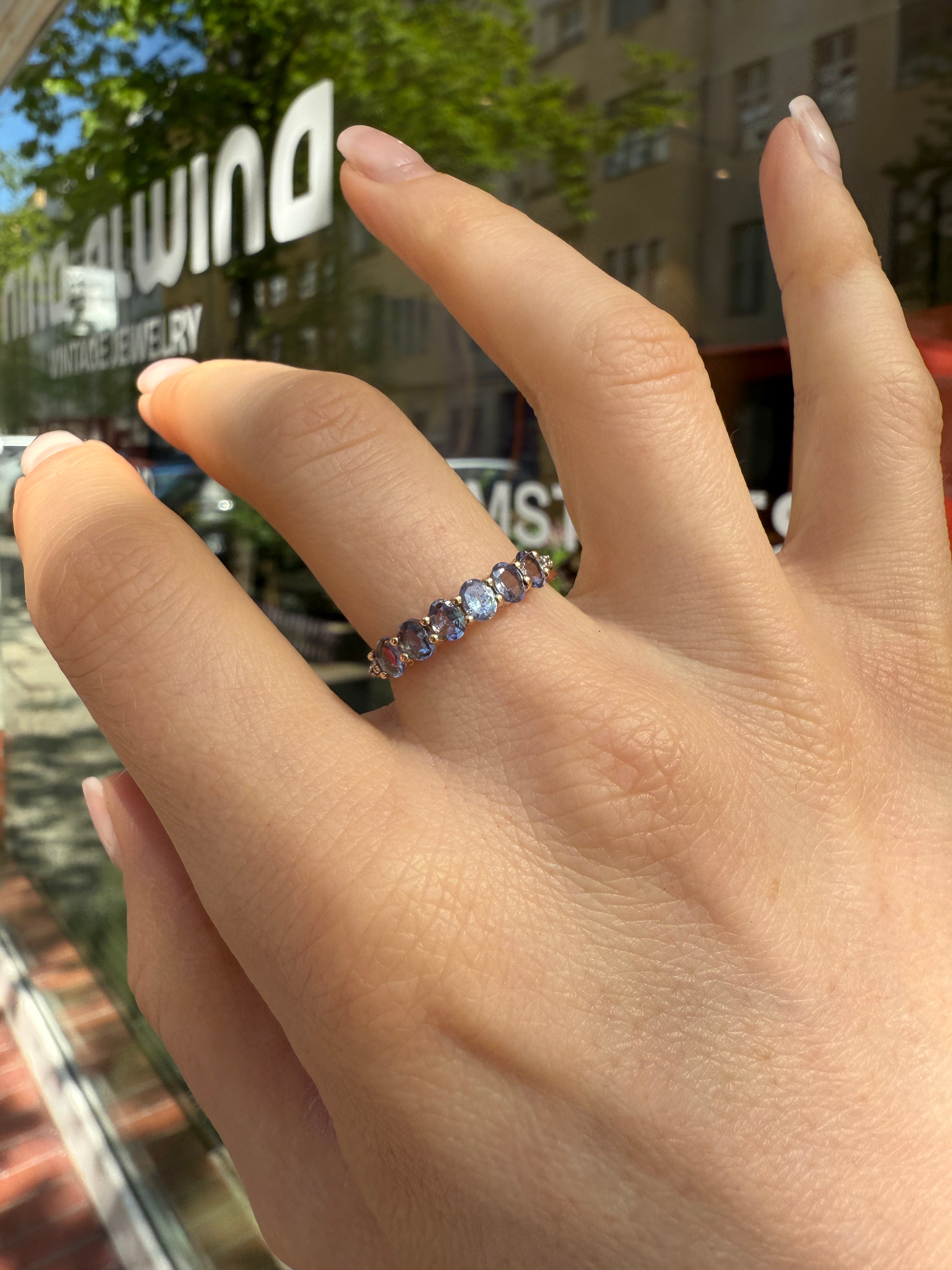 #954 9k Ring mit Tansanit & Diamanten - RG 56