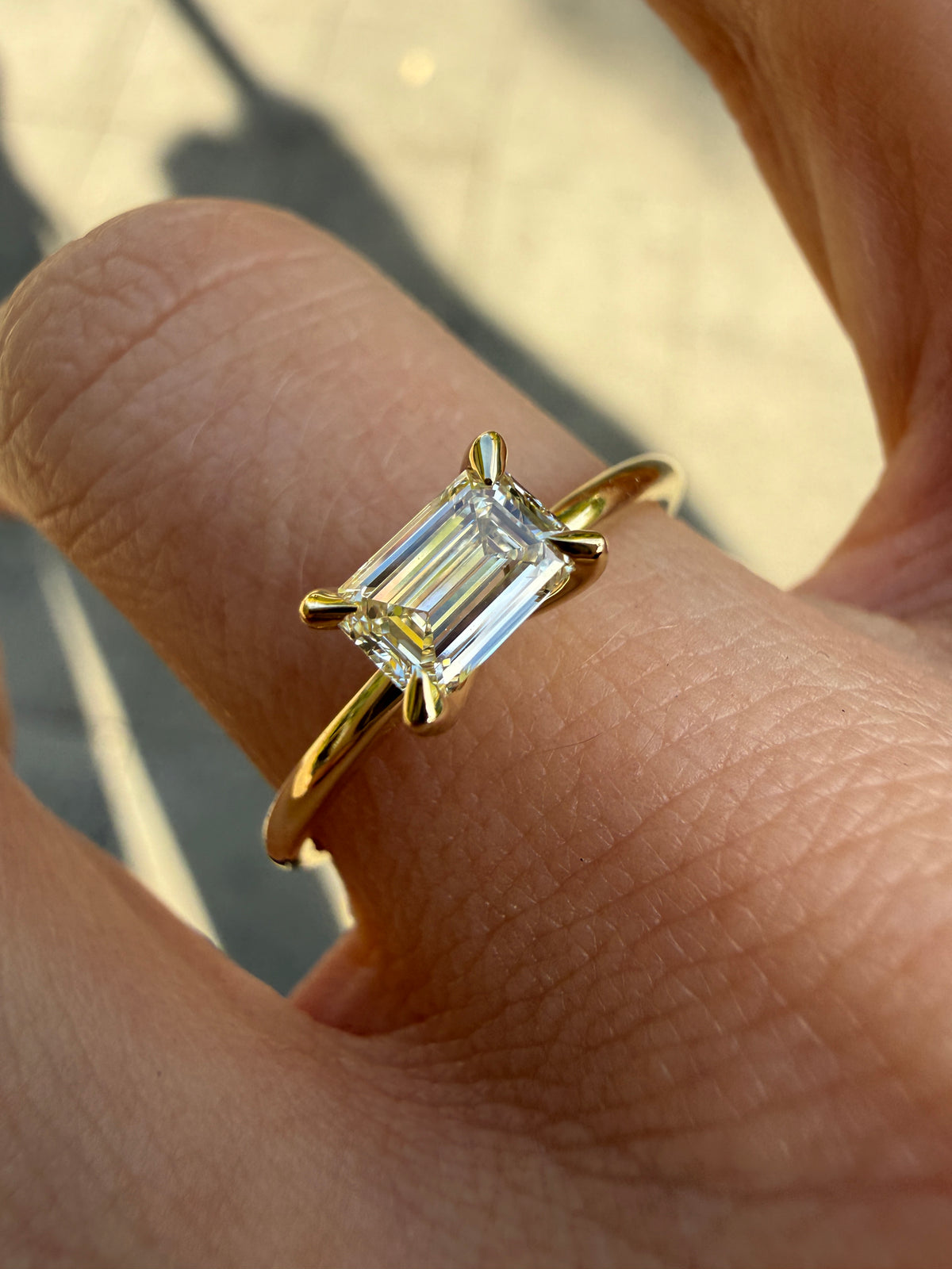 #1456 Massiver 14k Ring mit Diamant - RG 54