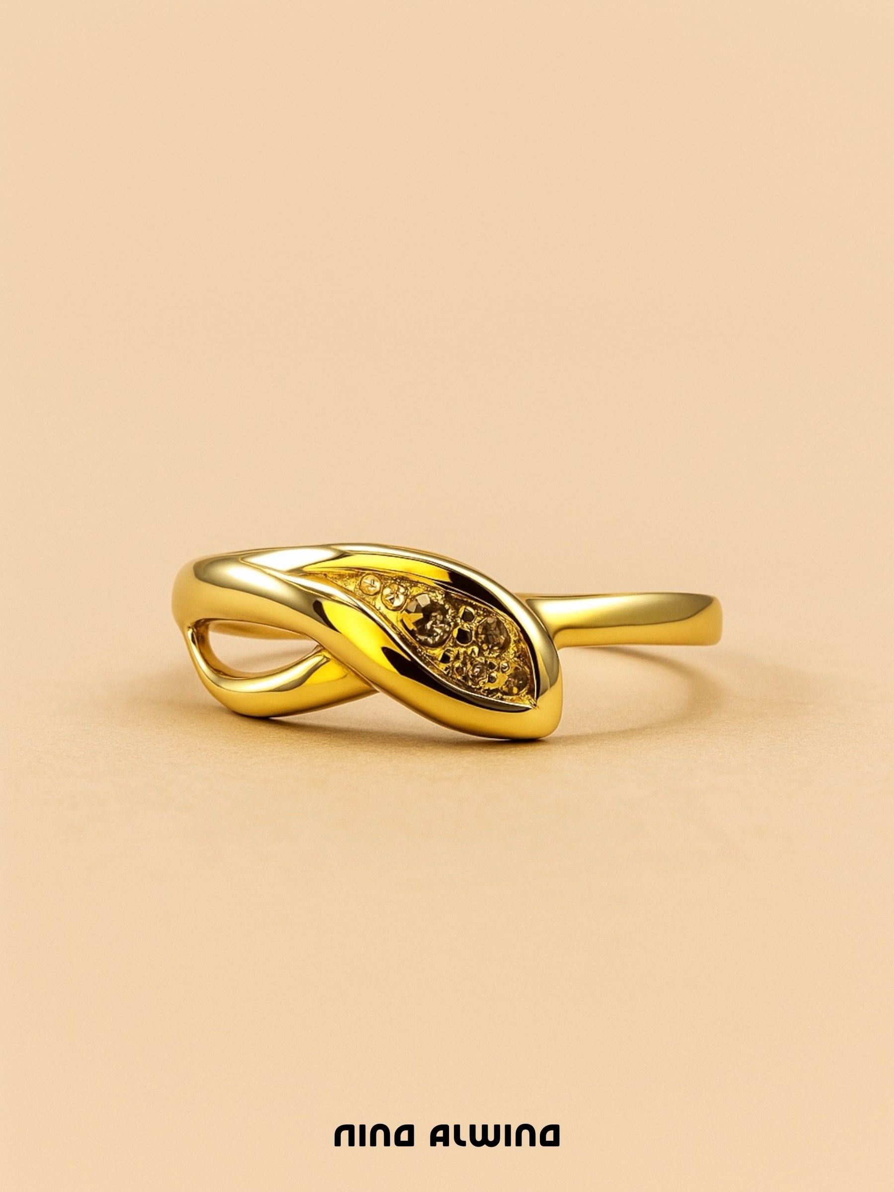 #108 8k Snake Ring mit 4 Diamanten - RG 55